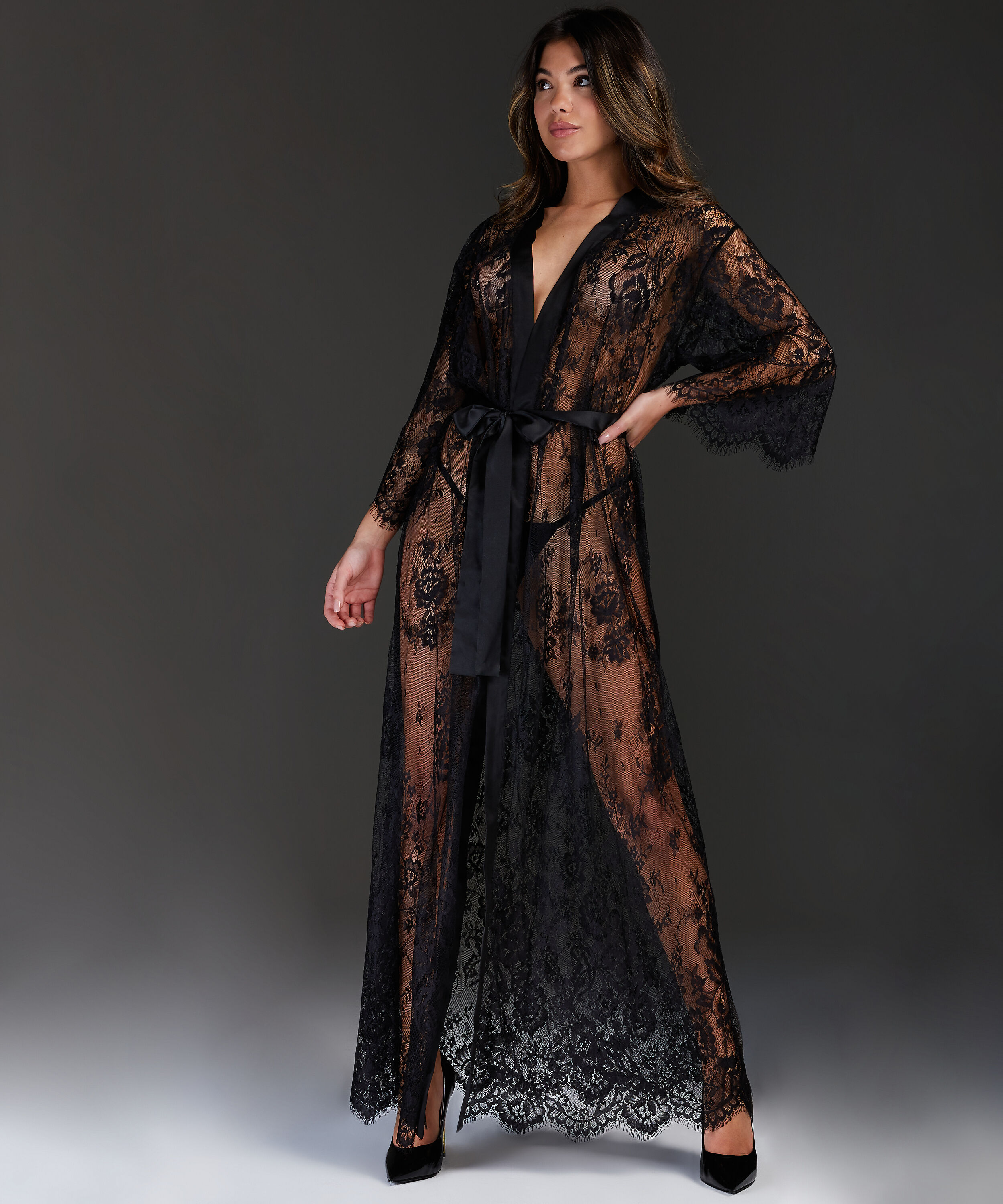 Kimono largo todo de encaje por 49.99€ - Toda la Moda de Noche - Hunkemöller