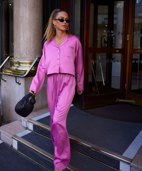 Pantal&oacute;n de sat&eacute;n, Morado