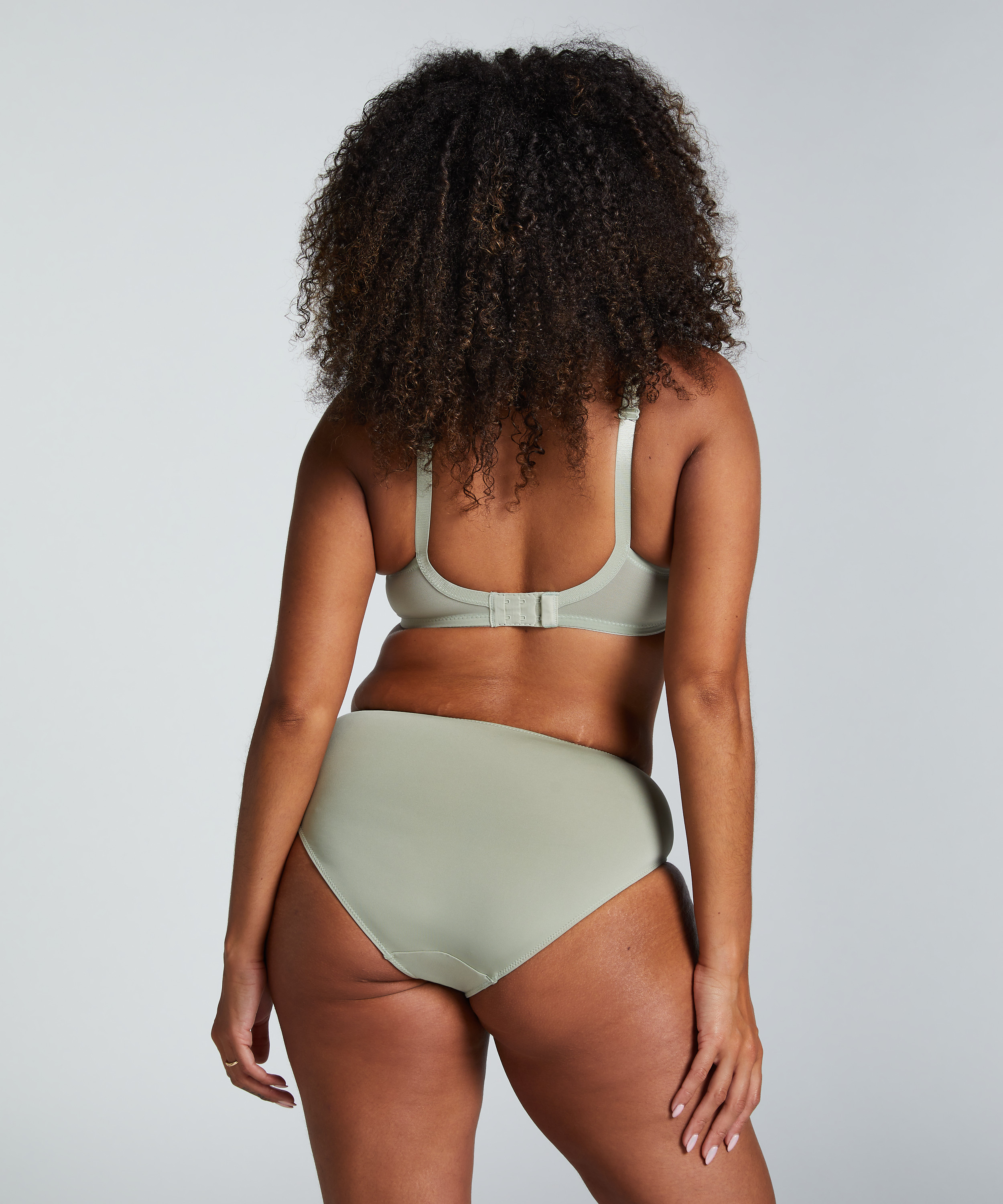 Braguita Sophie, Verde, main