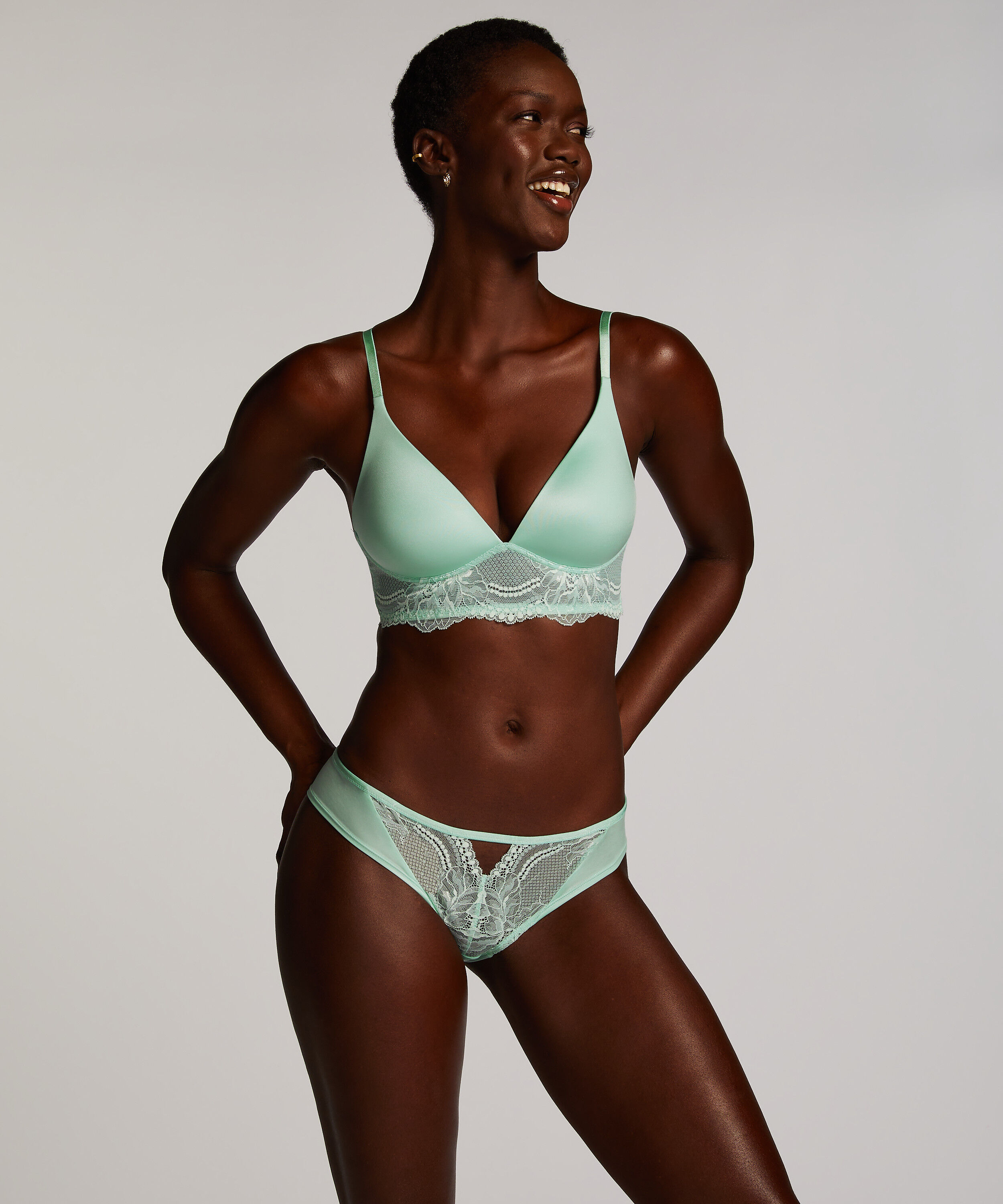 Braguita brasileña Leonie, Verde