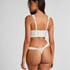 Tanga Whitney, Blanco