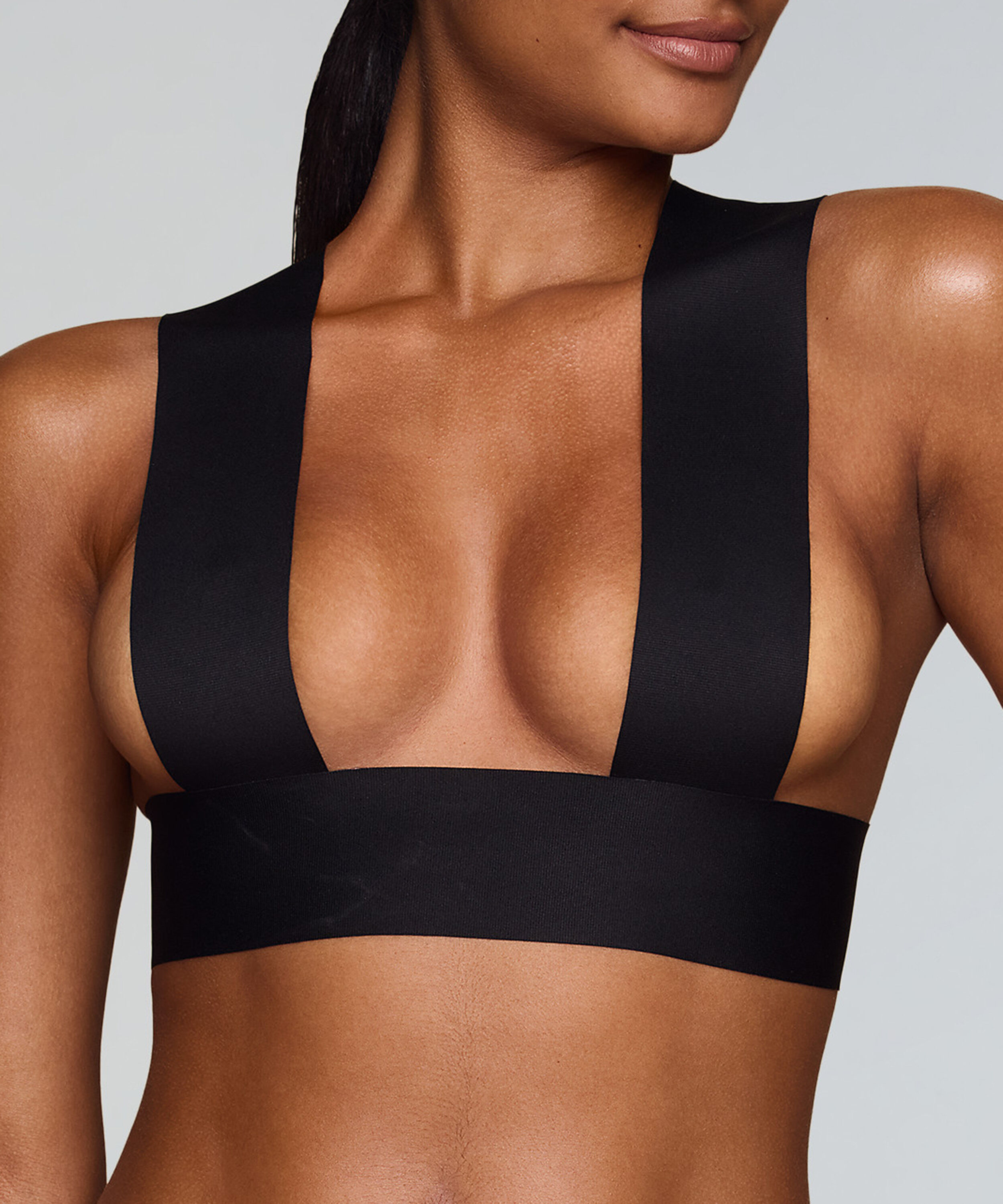 Cinta adhesiva para levantar el pecho, Negro