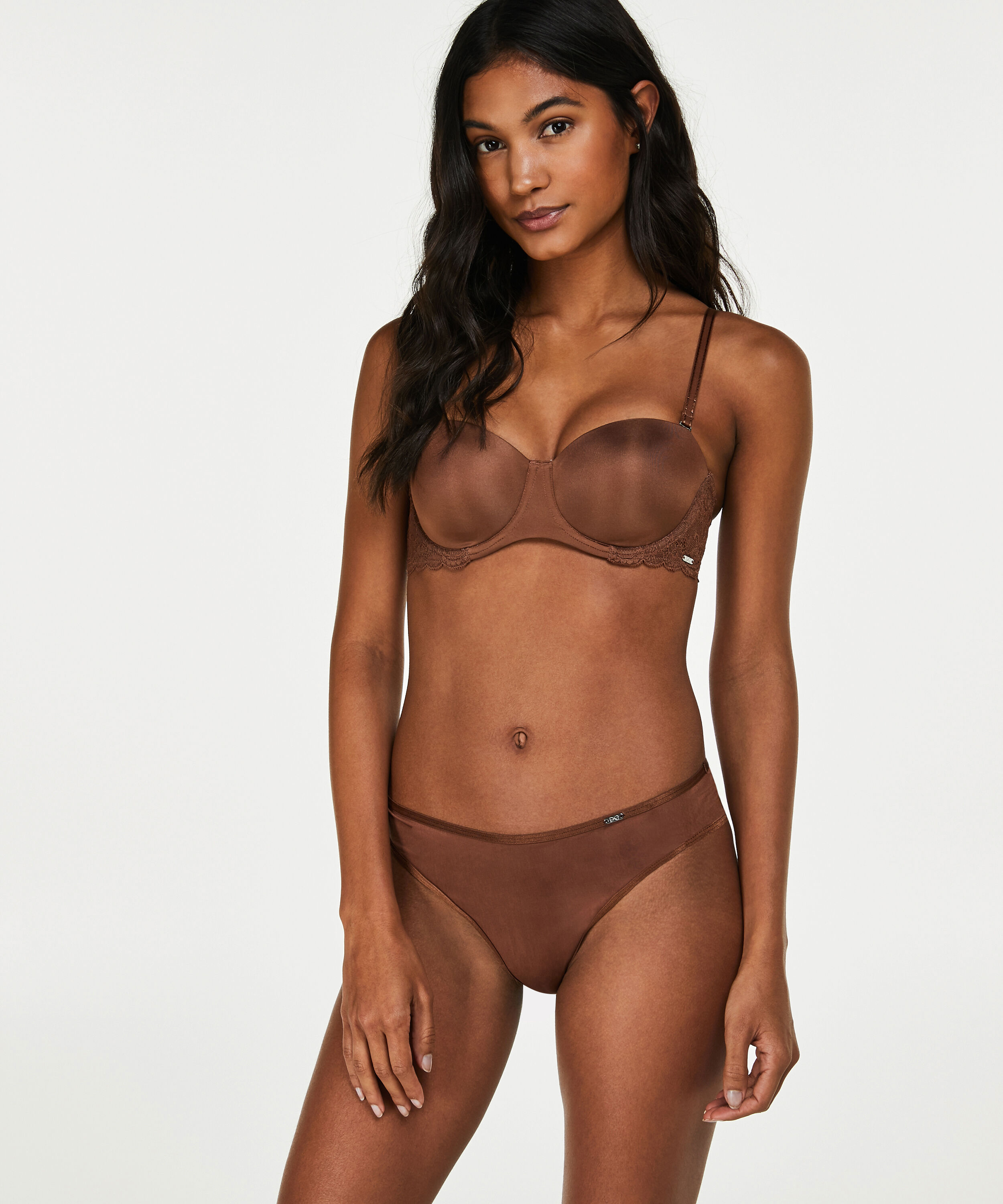 Brasile&ntilde;a Angie, Marr&oacute;n