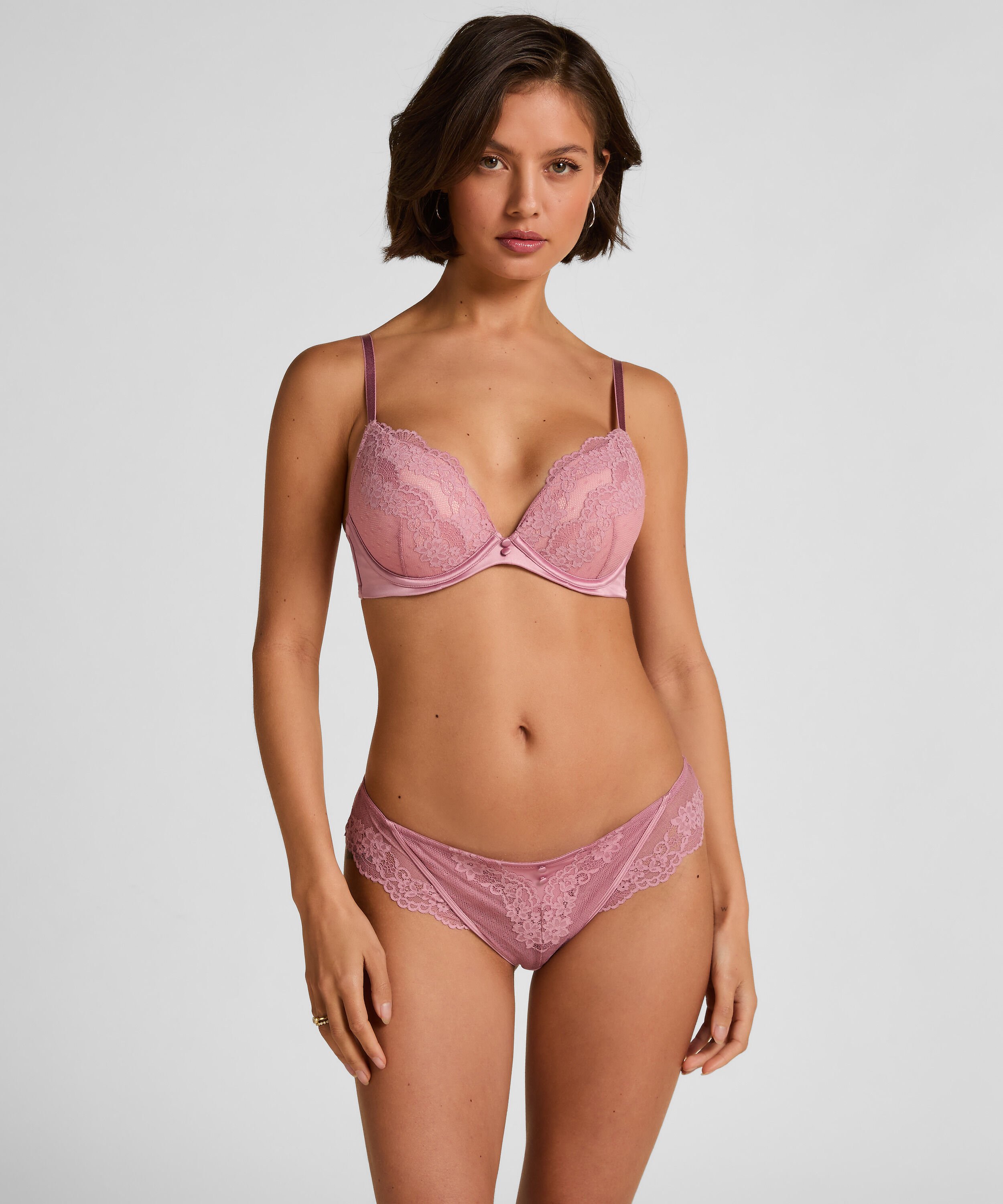 Braguita Brasileña Laila, Rosa Braguita Brasileña Laila, Rosa