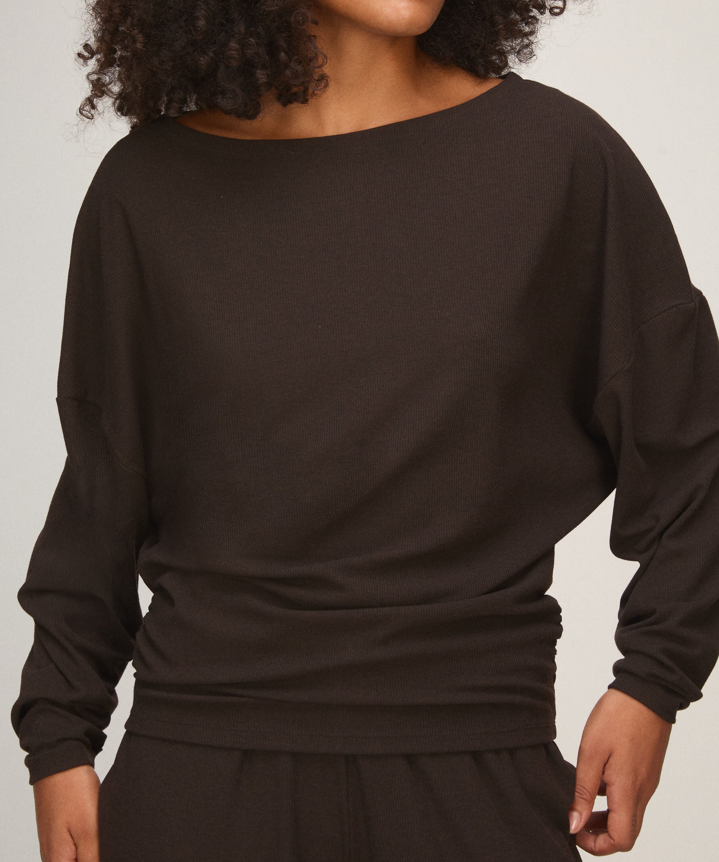 Top de Manga Larga Premium Rib Batwing, Marrón