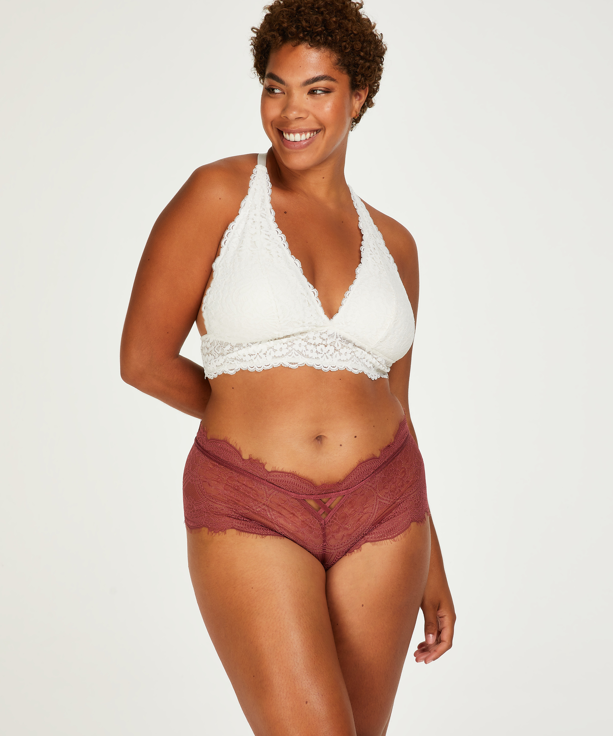 Bóxer Yui, Rojo, main