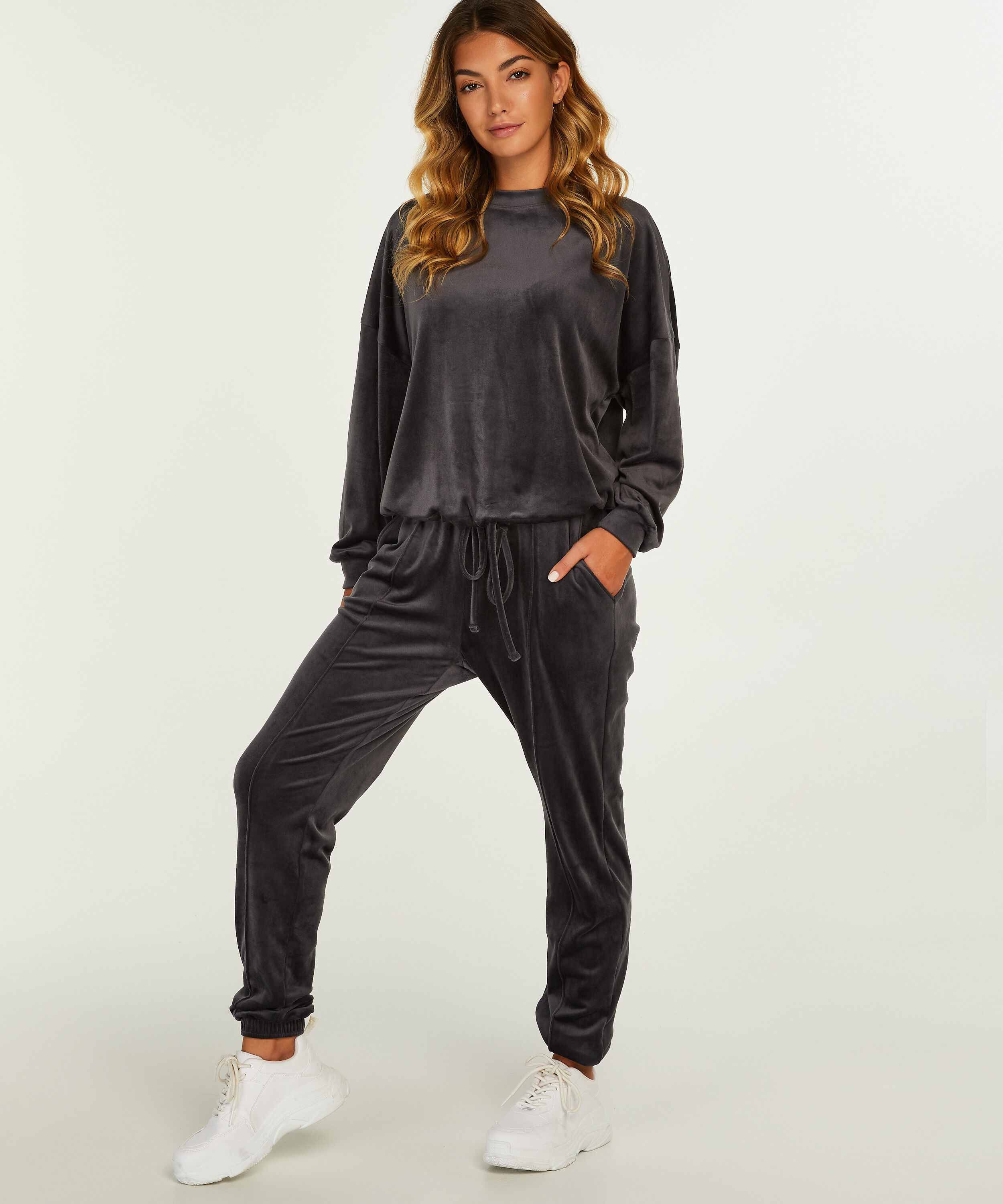 Pantalón para correr de terciopelo Pintuck por 29.99€ - Pantalones -  Hunkemöller