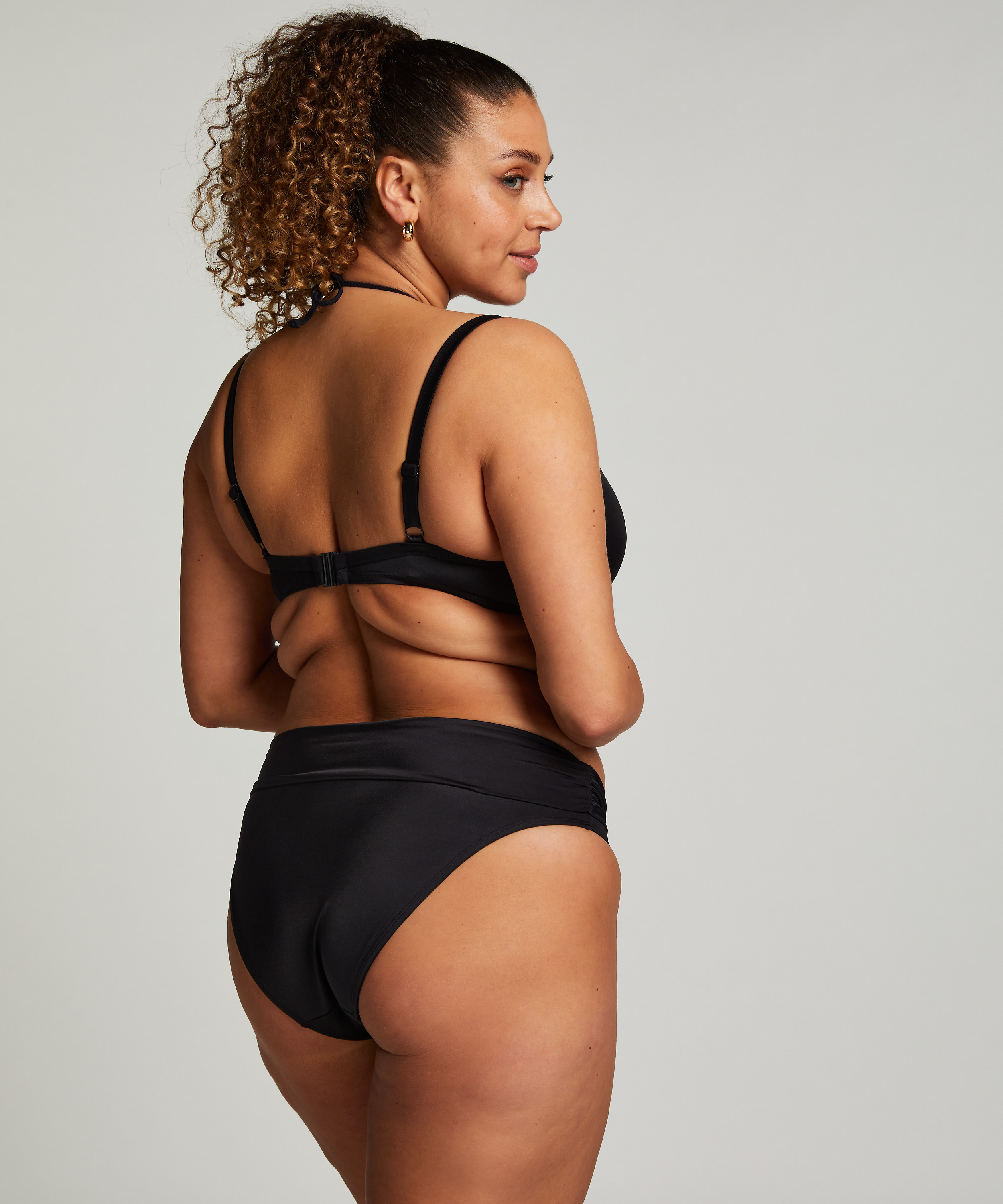 Top de bikini con aros y preformado Luxe, Negro, main