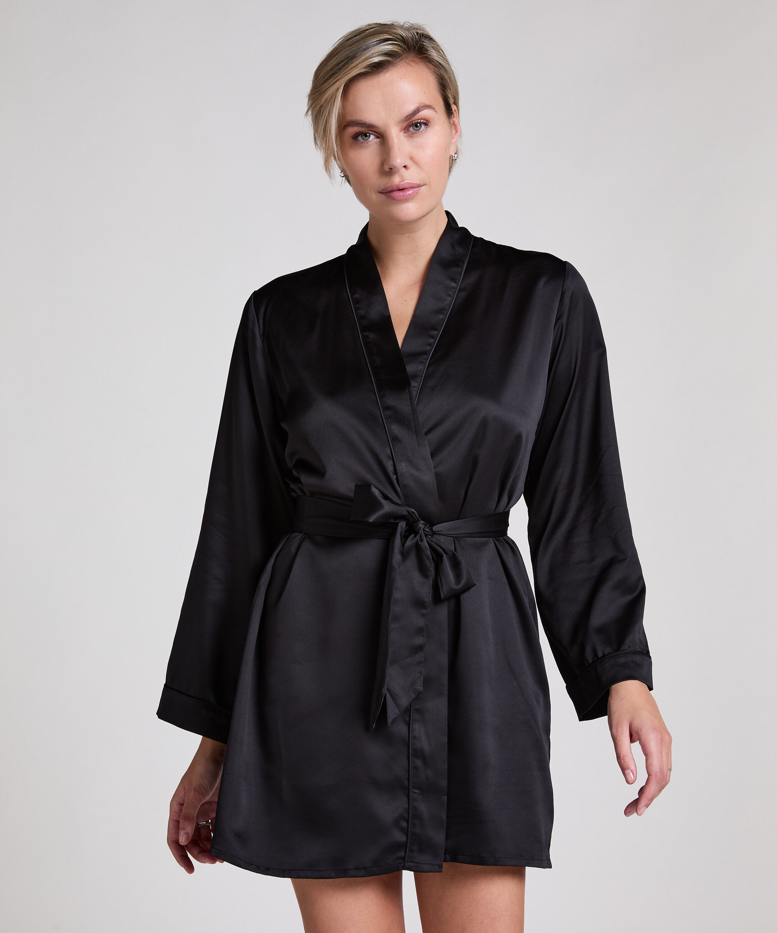Kimono Satin, Negro