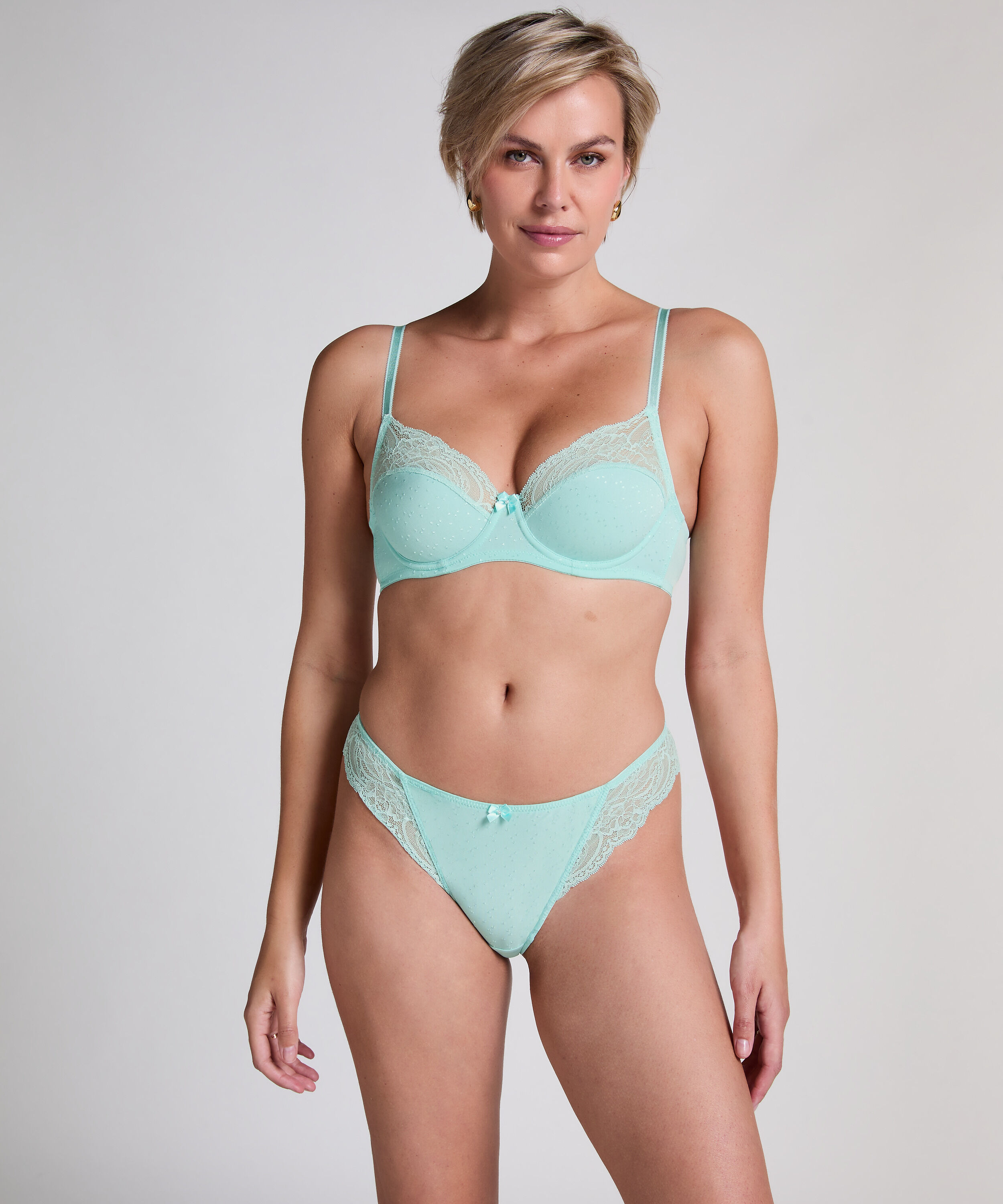 Tanga Sophie, Azul