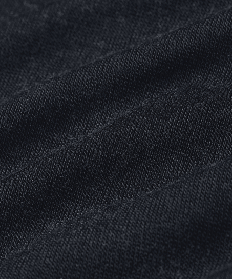 Camiseta super suave de cachemir con escote barco, Negro