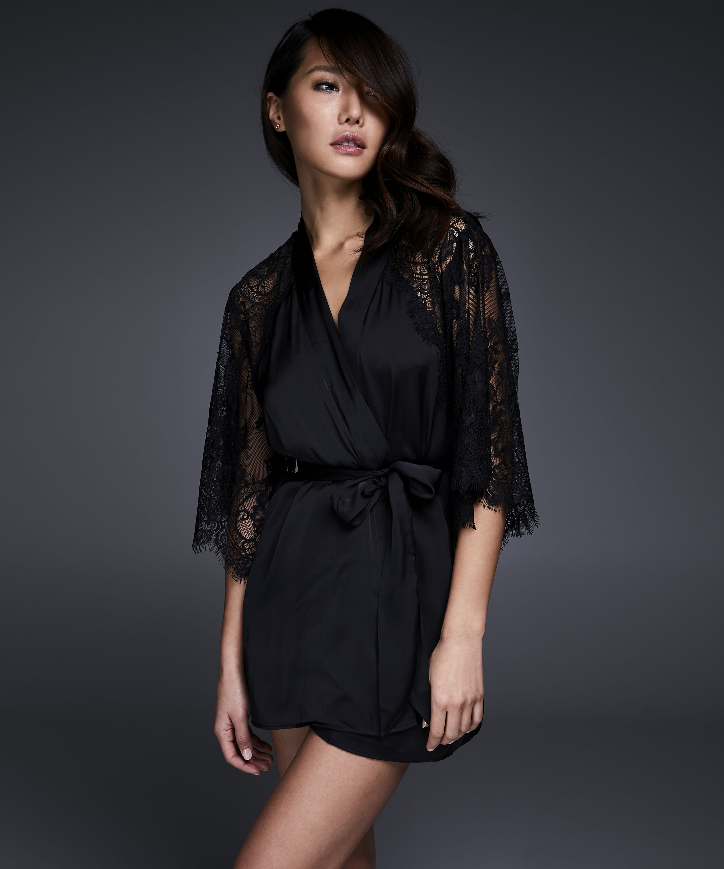 Kimono Flared Satin Lace, Negro
