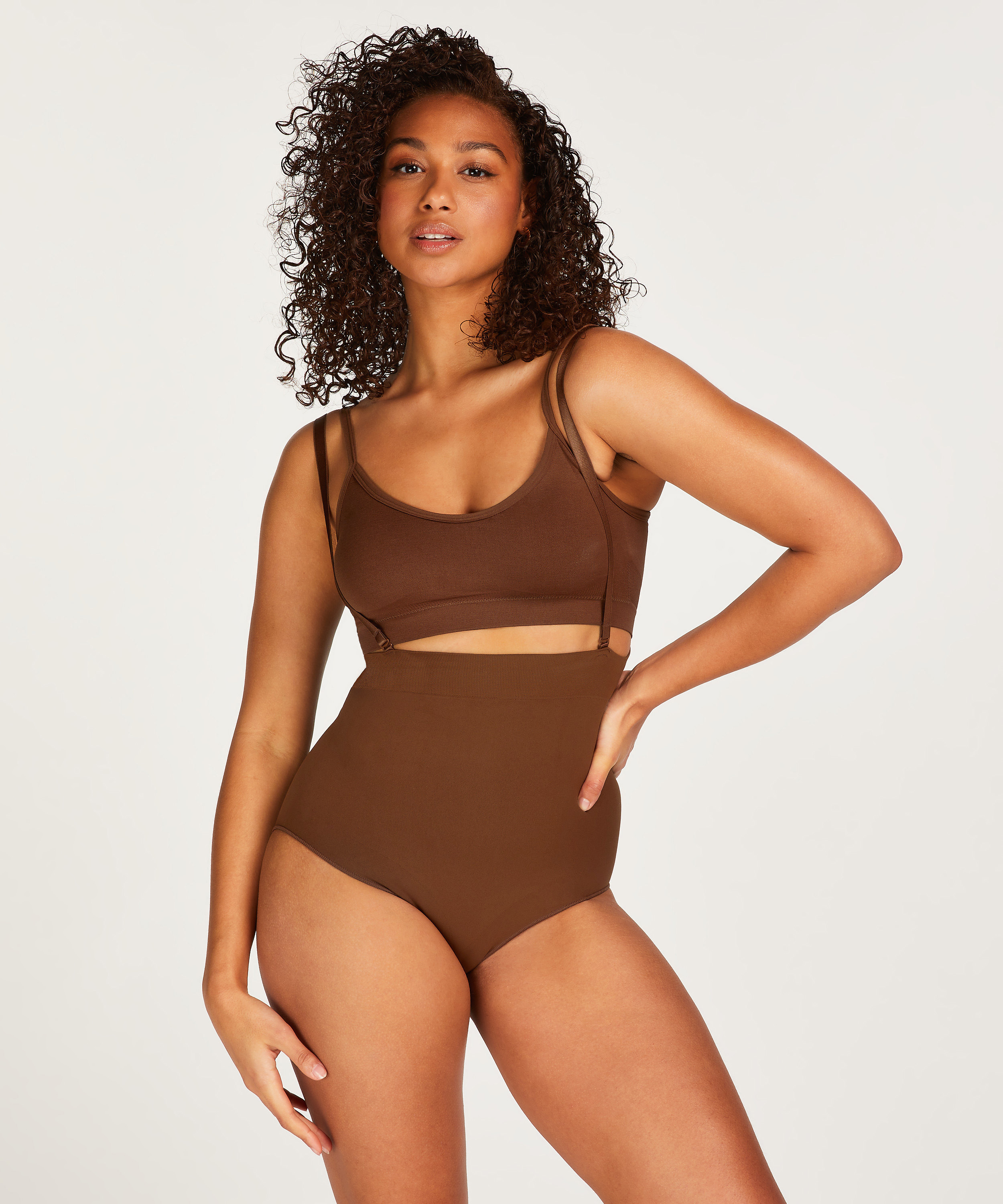 Braguita Invisible, Rojo, main