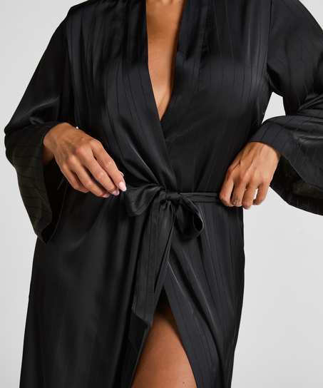 Kimono de satén a rayas, Negro