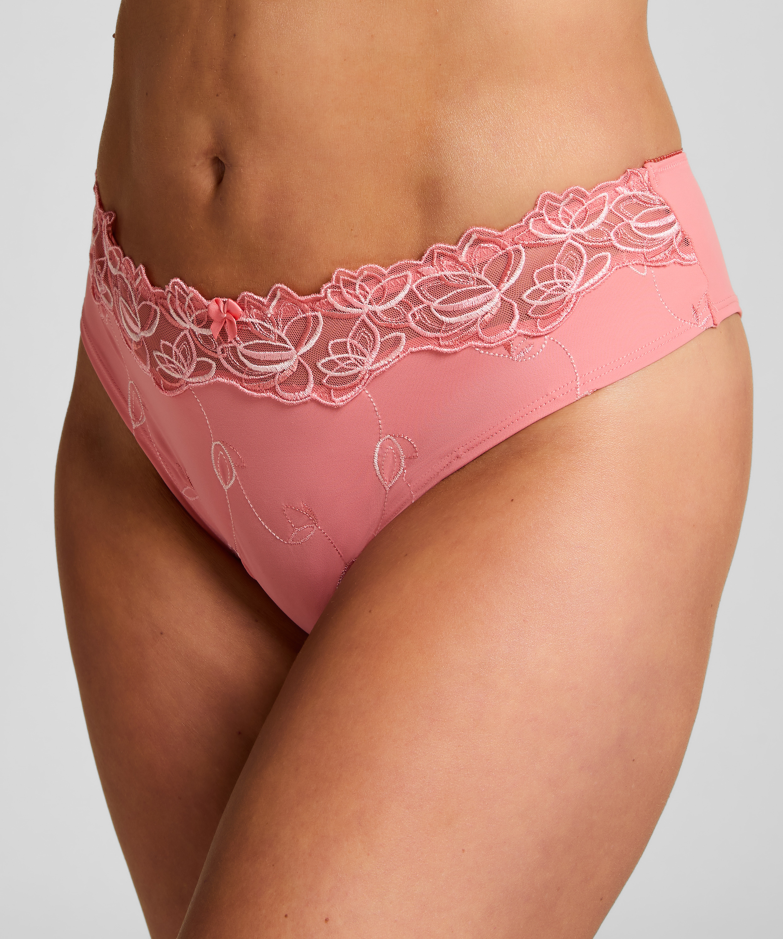 Brasile&ntilde;a Diva, Rosa, main