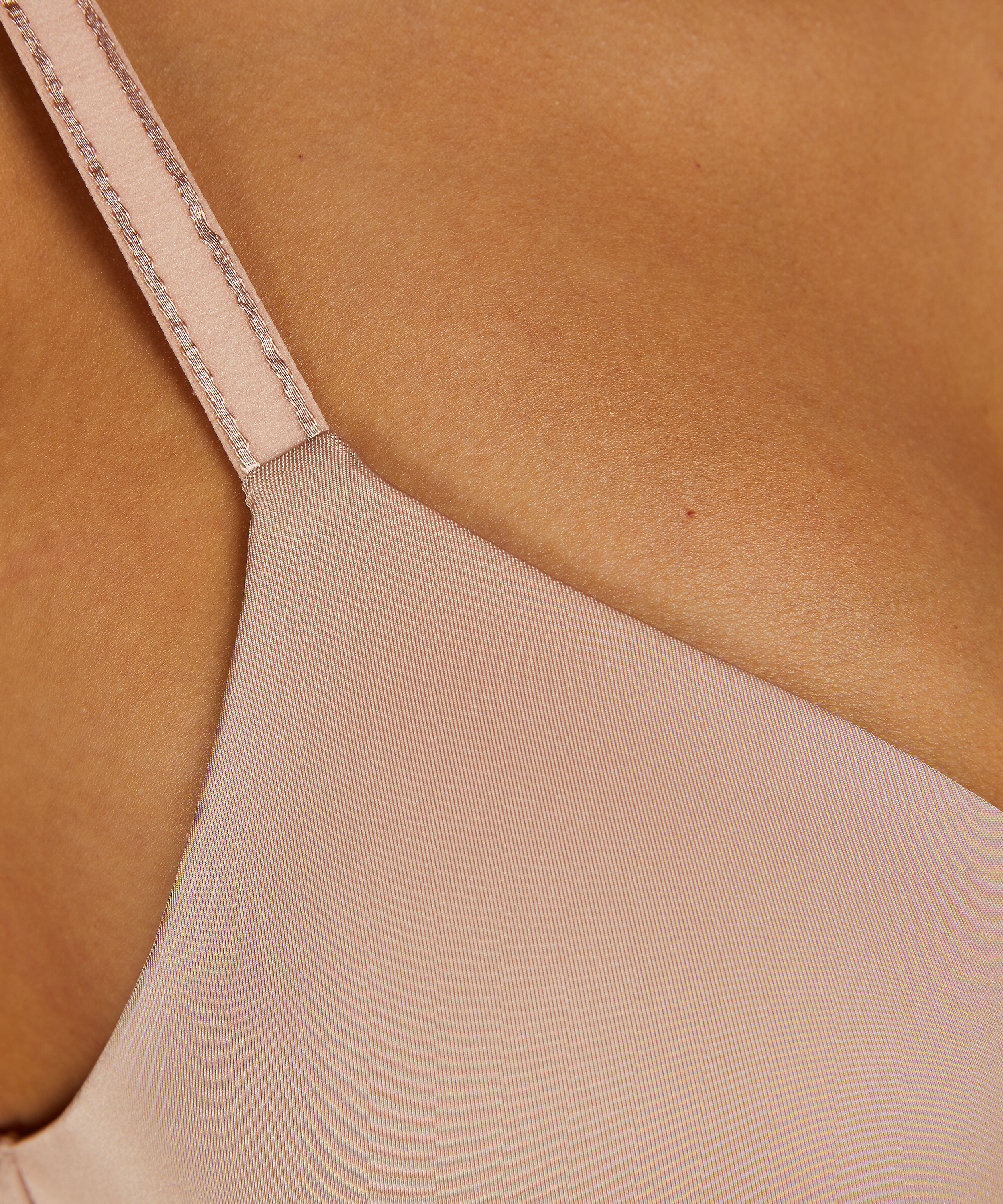 Sujetador push-up preformado sin aros Mona, Beige, main