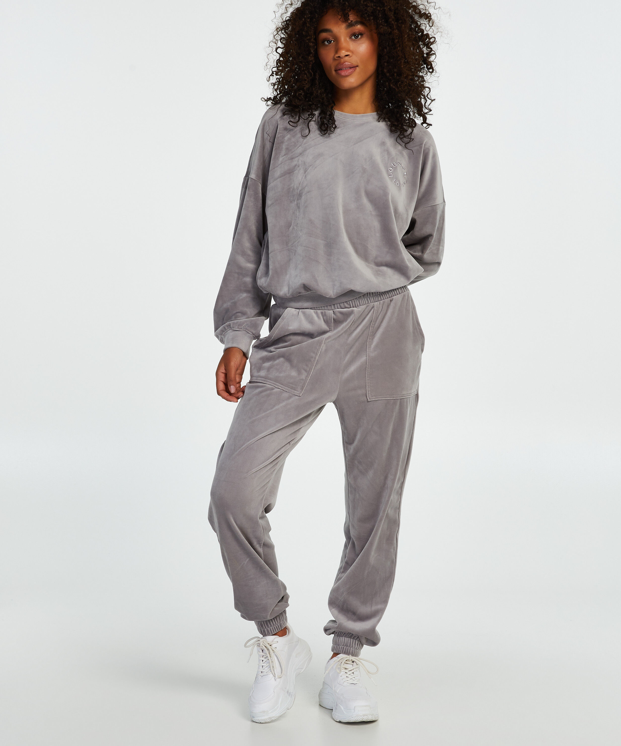 Pantalón Petite de deporte de terciopelo por 29.99€ - Pantalones -  Hunkemöller