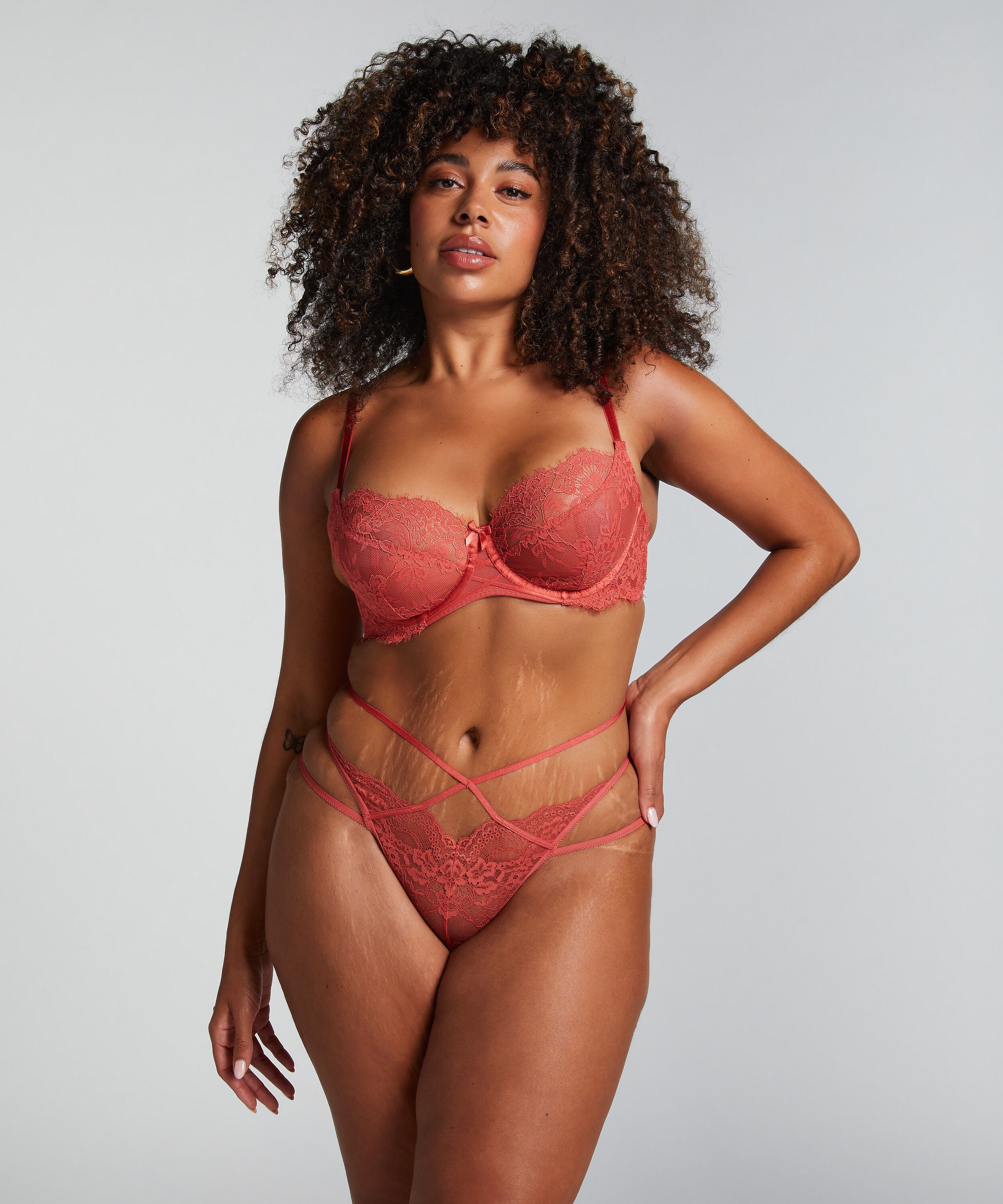 Tanga Amala, Rojo