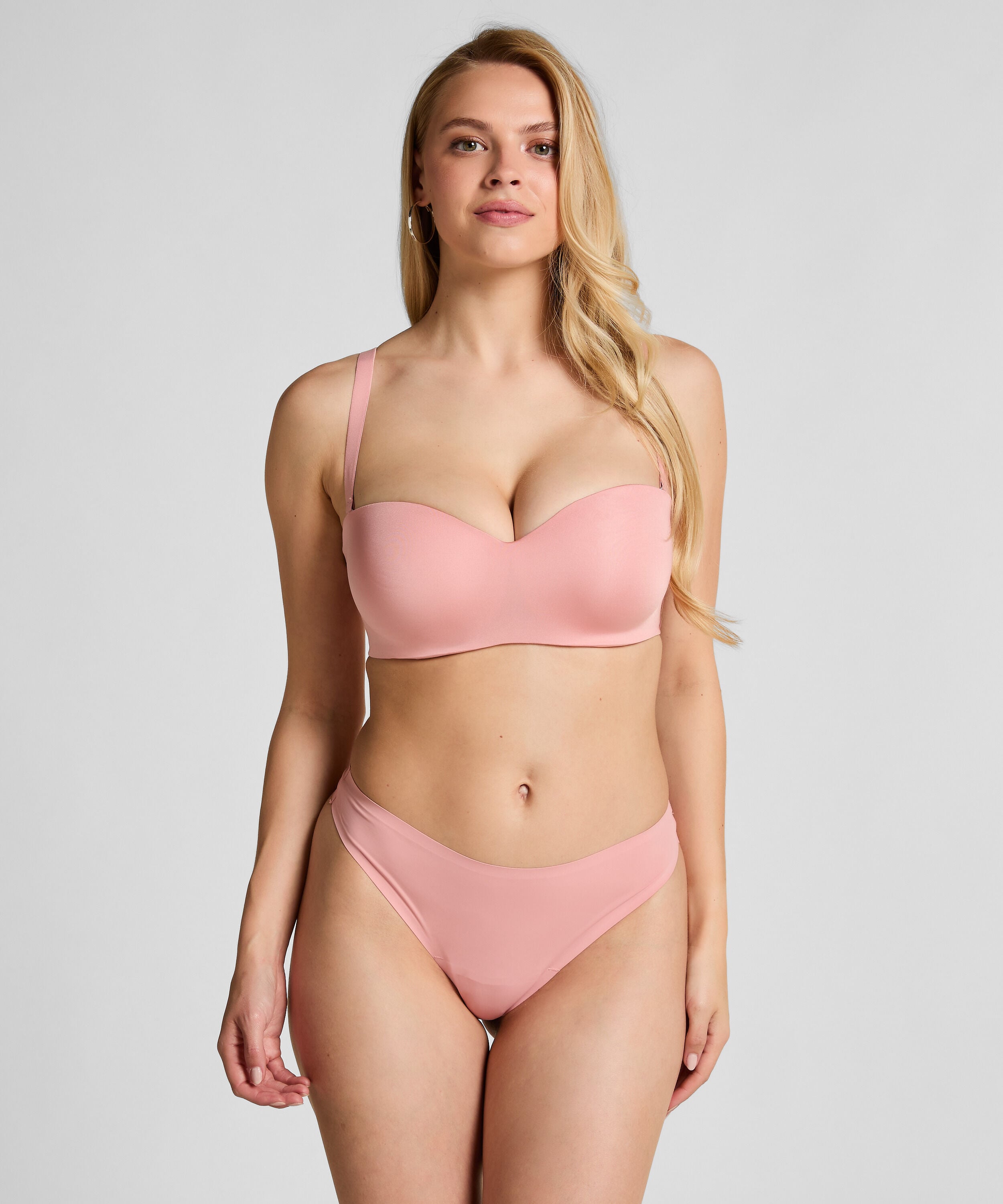 Sujetador push-up de aros sin tirantes y preformado Smooth