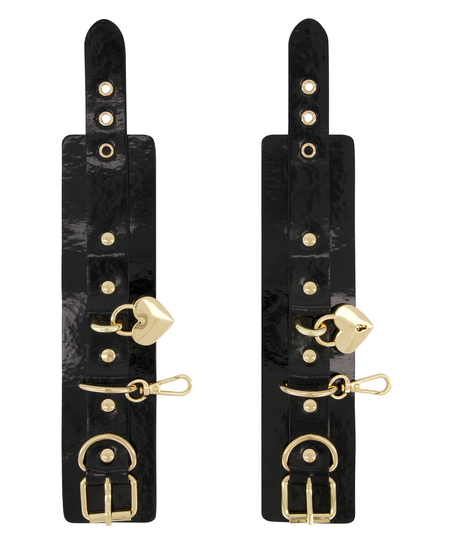 Esposas Private, Negro