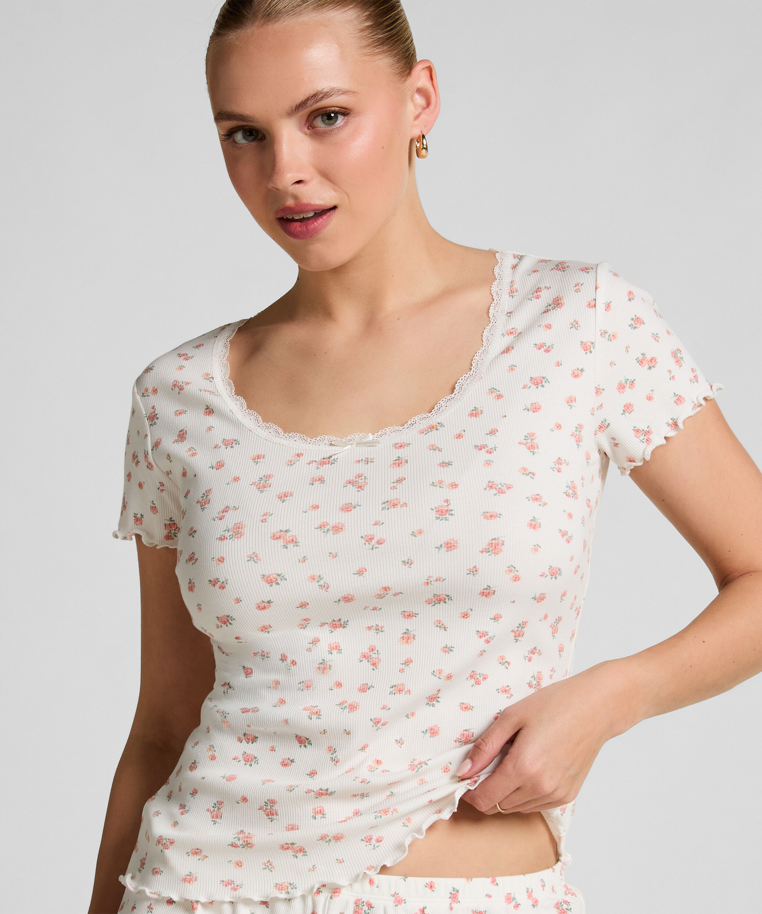 Top de manga corta con encaje acanalado, Blanco