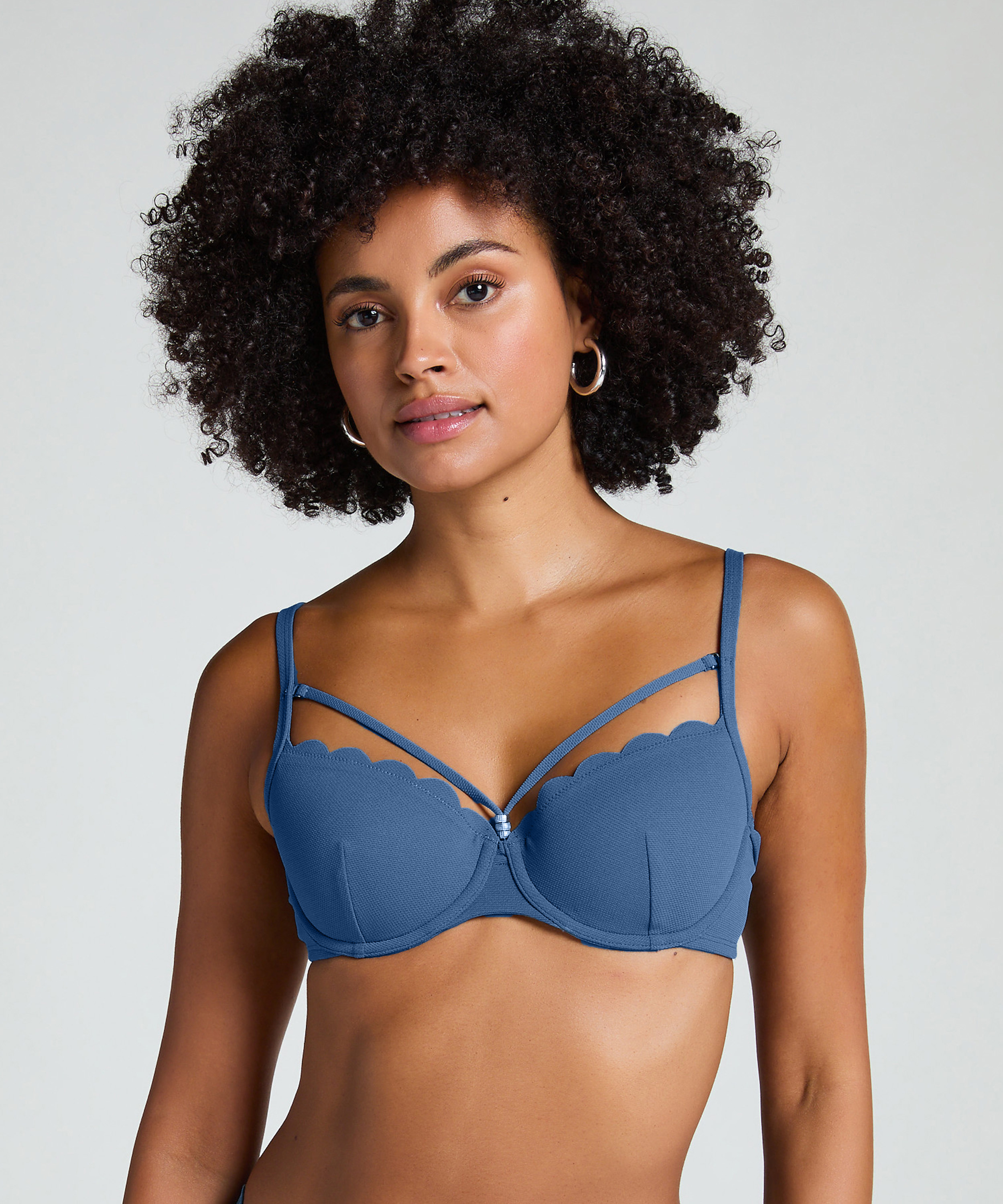Top de bikini acolchado con aros Scallop, Azul, main