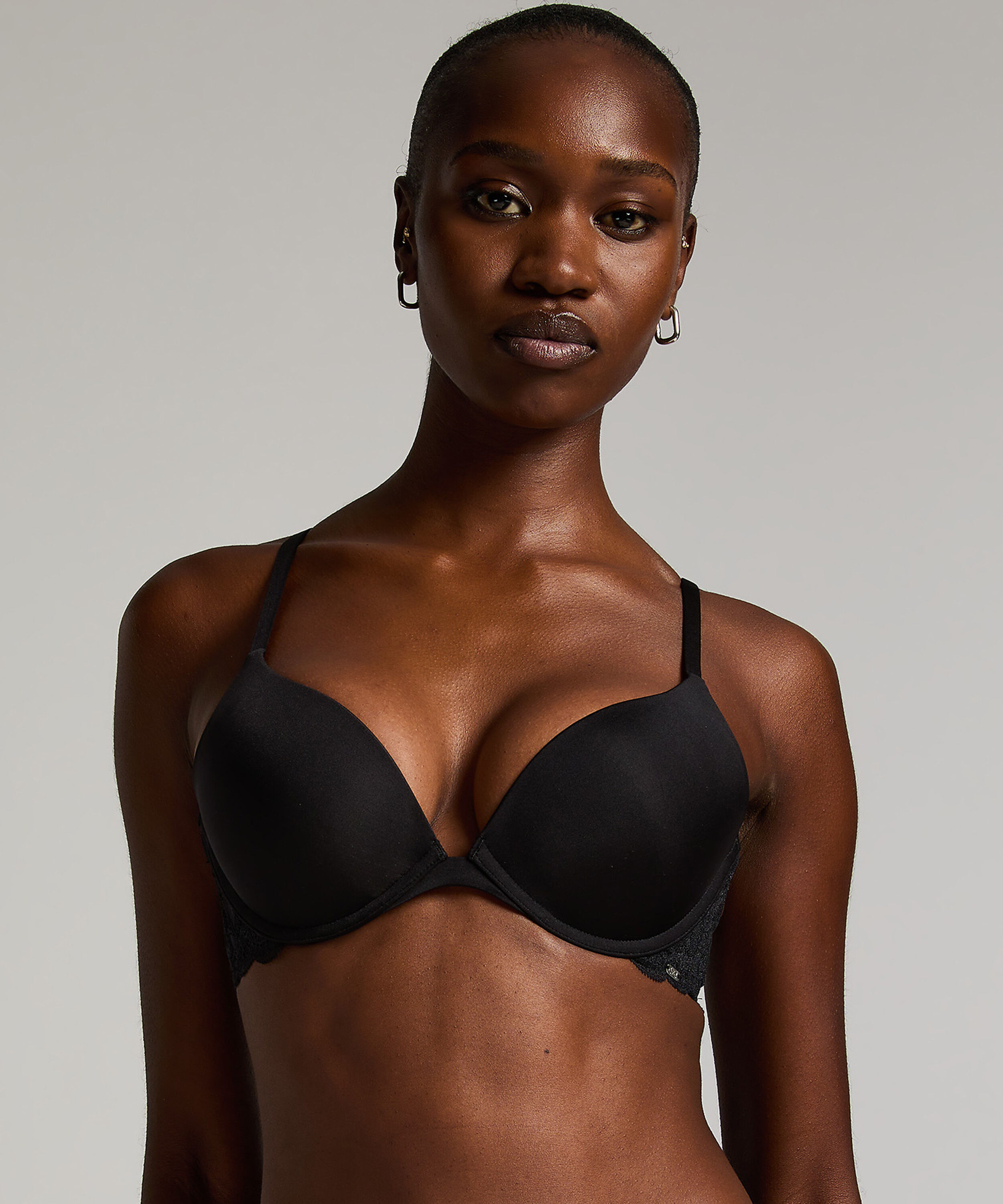 Sujetador push-up de aros preformado Angie, Negro Sujetador push-up de aros preformado Angie, Negro