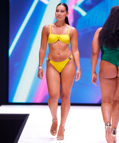 Top de bikini de aros no preformado Bermuda Rebecca Mir, Amarillo