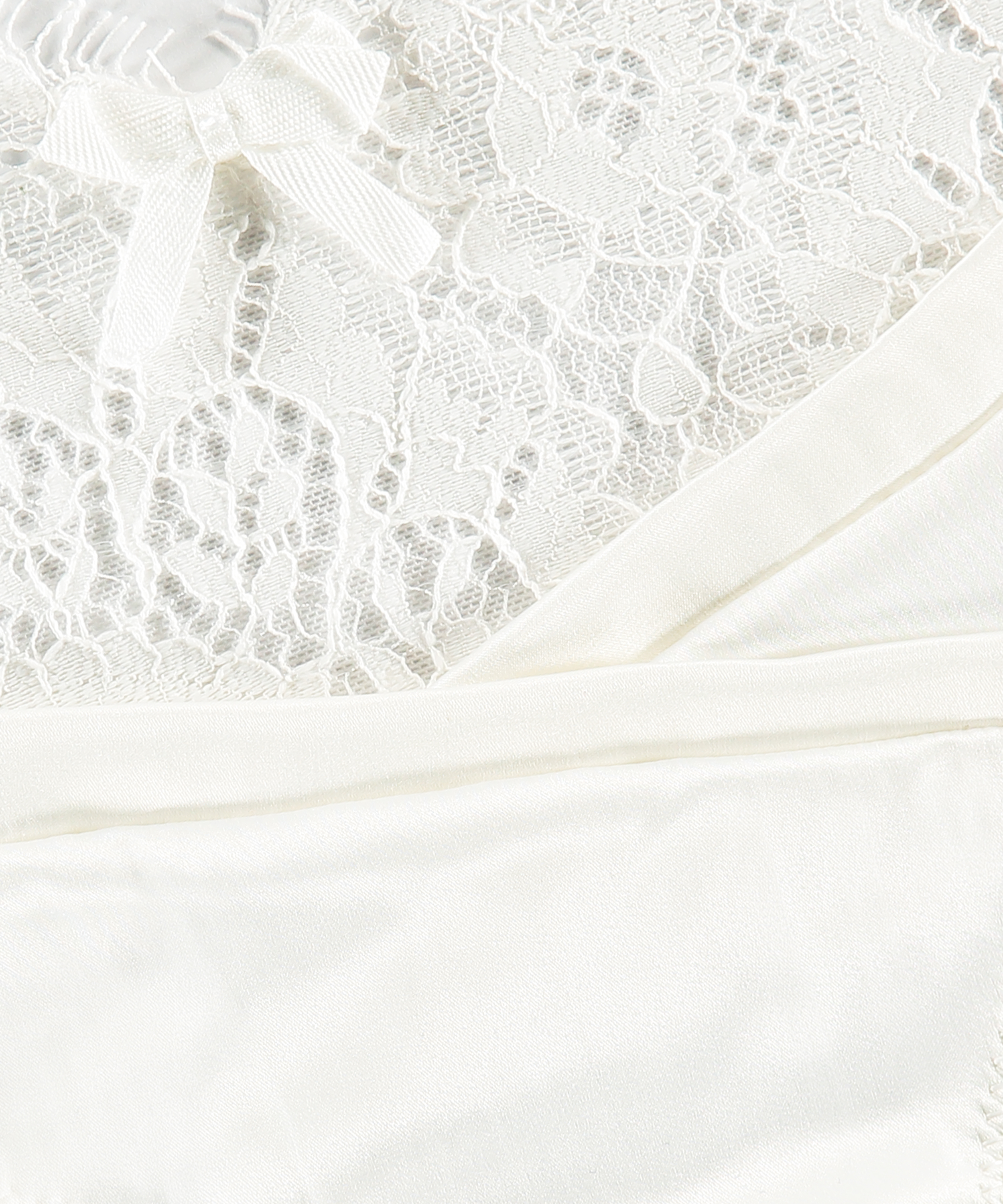 Tanga Hannako, Blanco, main