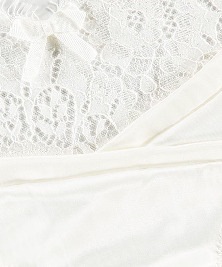 Tanga Hannako, Blanco