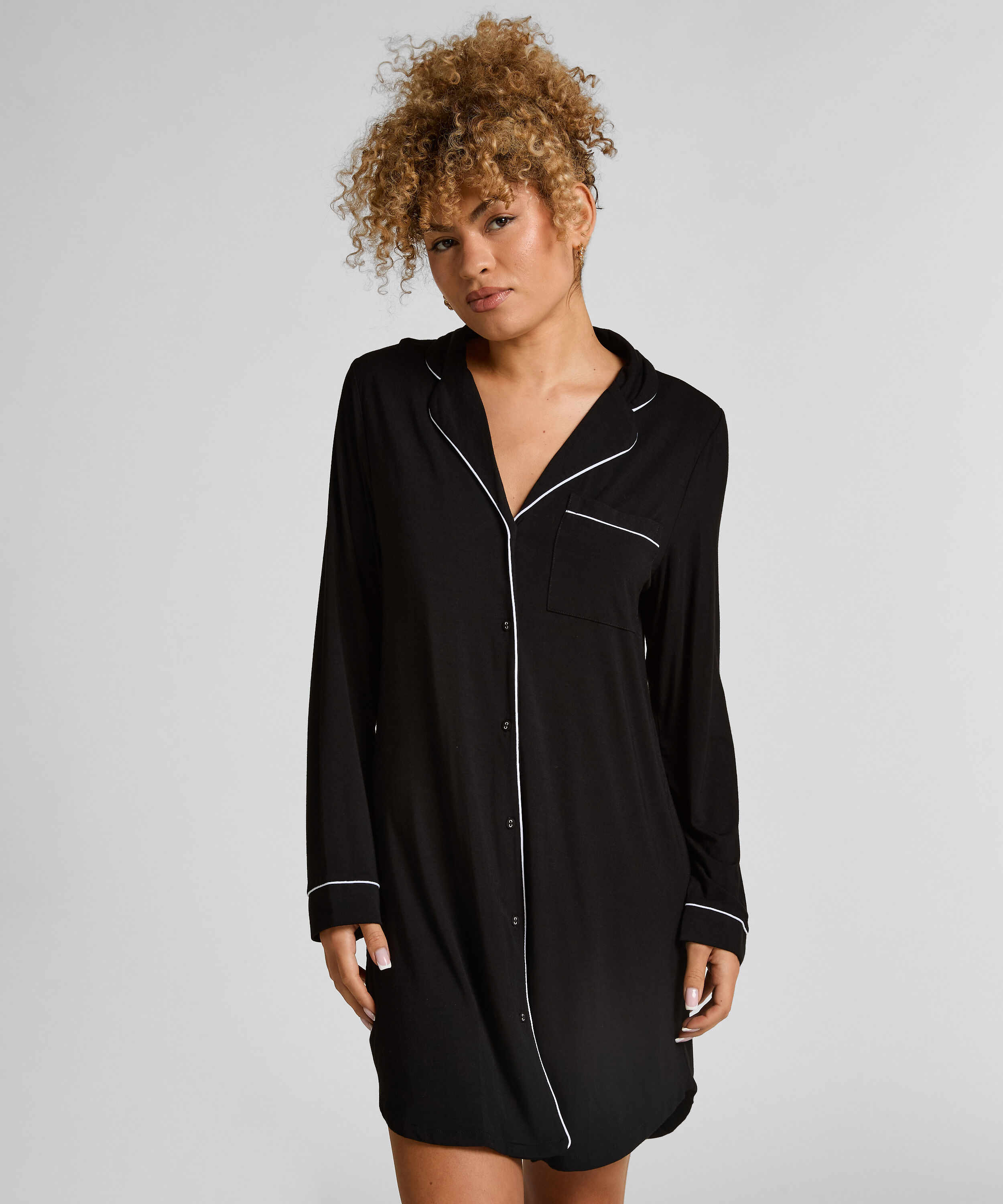 Vestido camisero de manga larga de jersey Essential, Negro