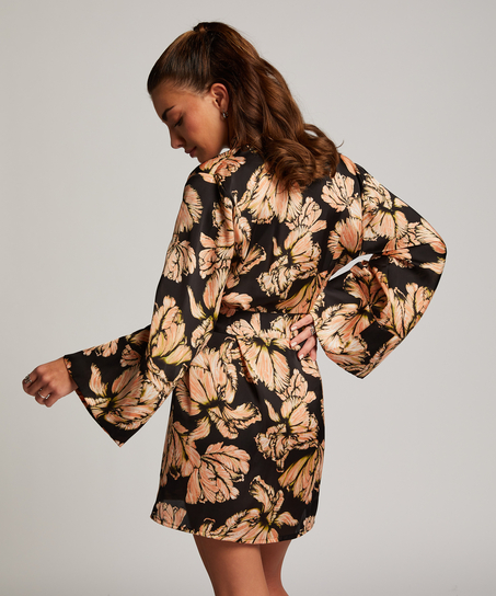 Kimono de satén, Negro