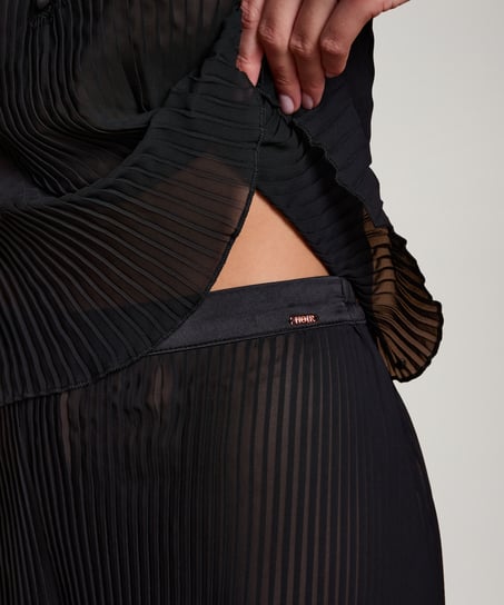 Short plisado, Negro