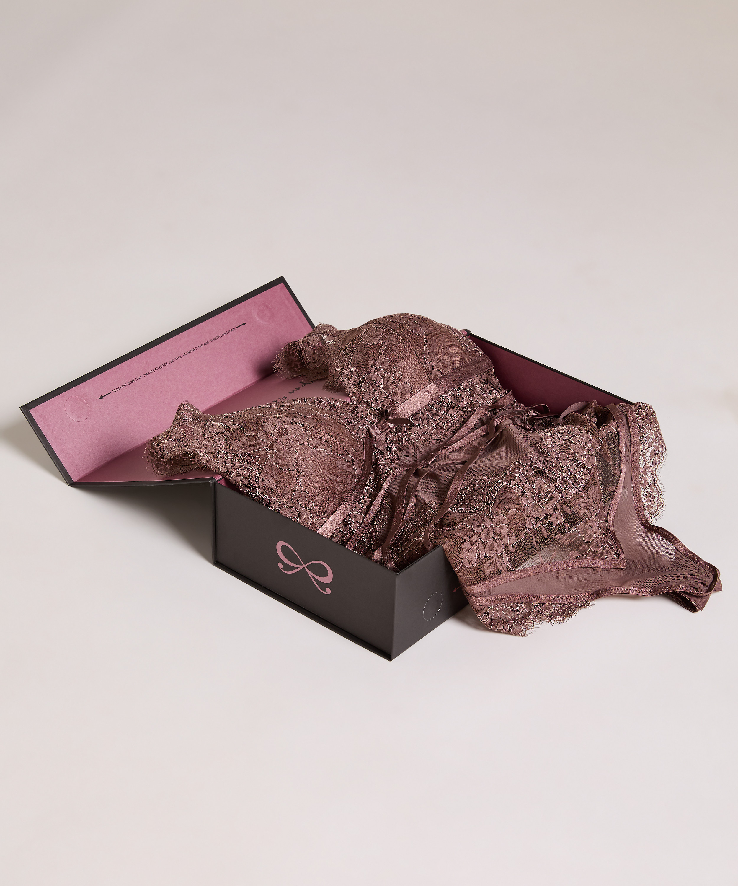 Caja de regalo de lujo Medium, Negro, main