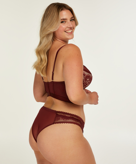 Brasile&ntilde;a Malika, Rojo