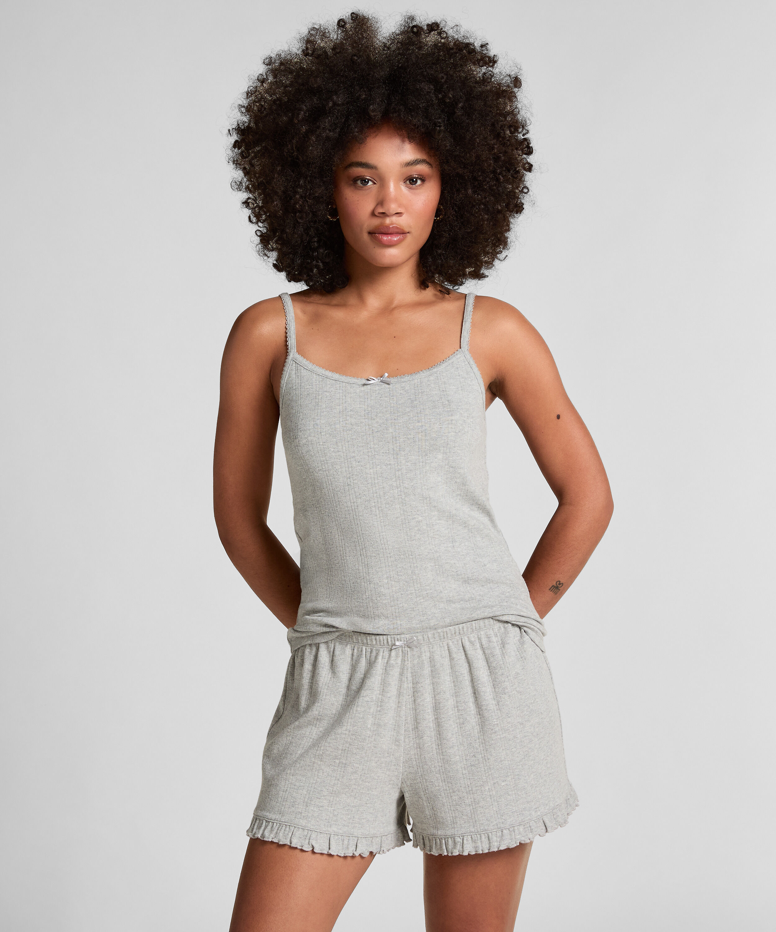 Pantalón corto en pointelle, Gris