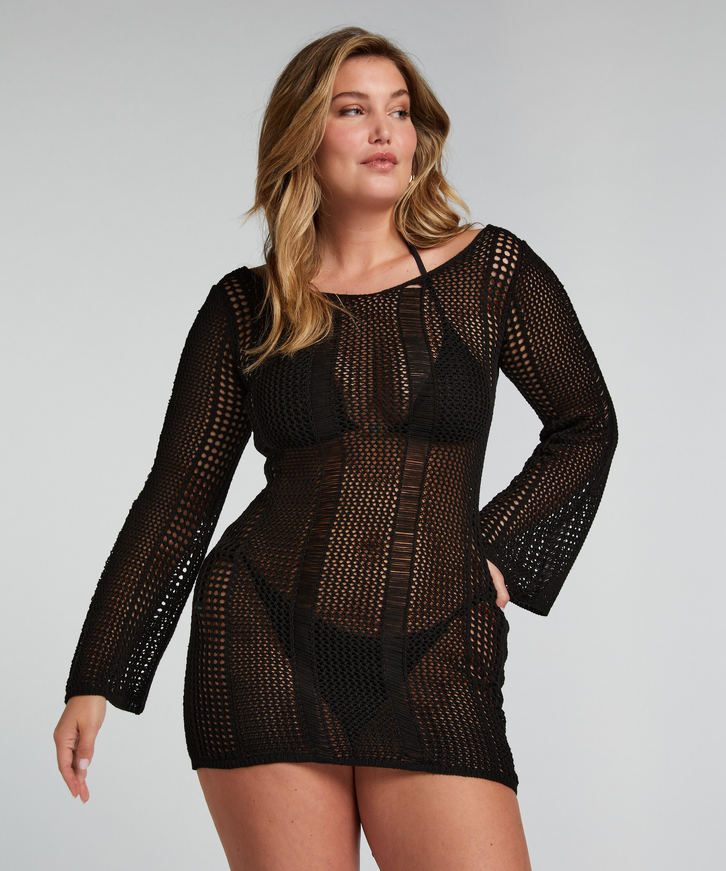 Vestido de playa, Negro