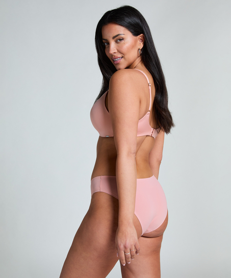 Brasile&ntilde;a invisible, Rosa