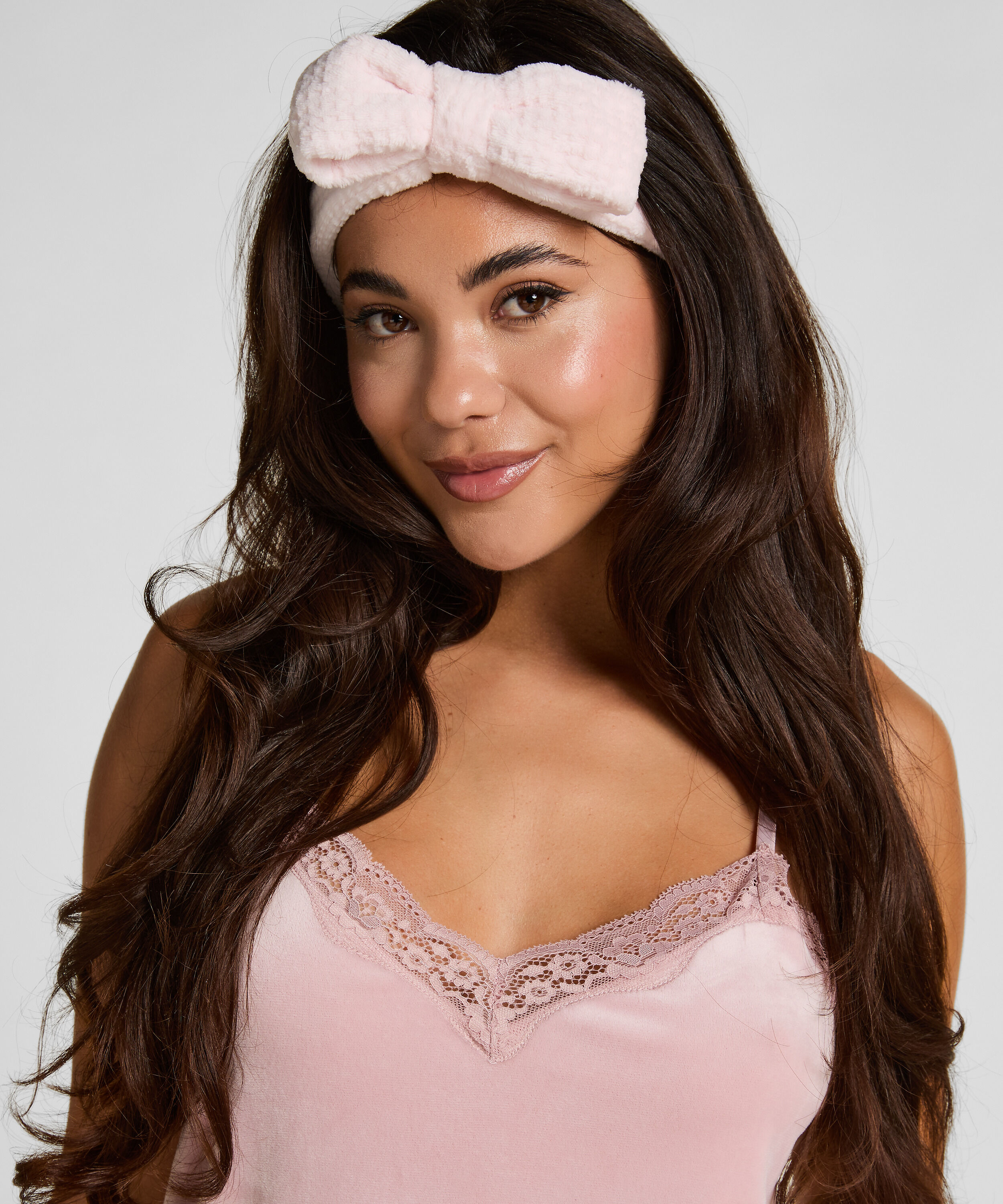 Diadema y coletero, Rosa
