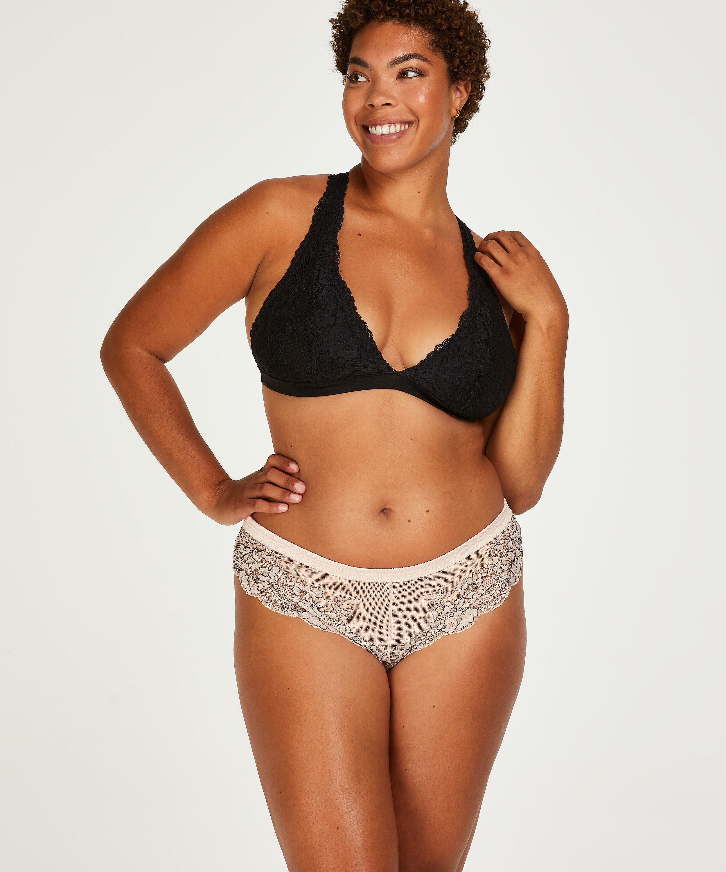 Brasileña Yvo Curvy, Rosa