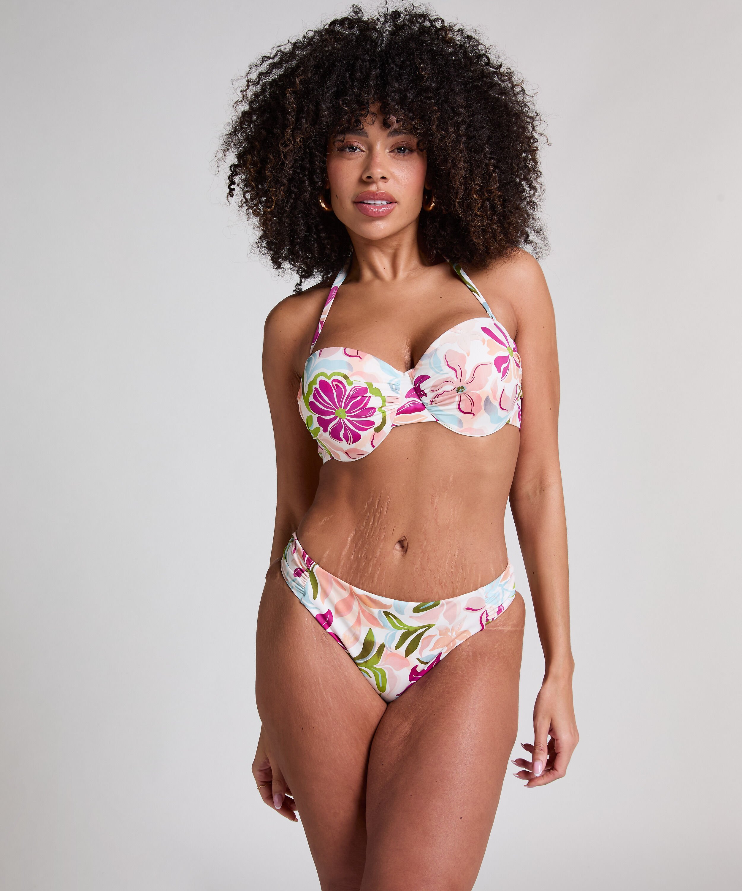 Top de bikini preformado con aros Ayanna, Blanco