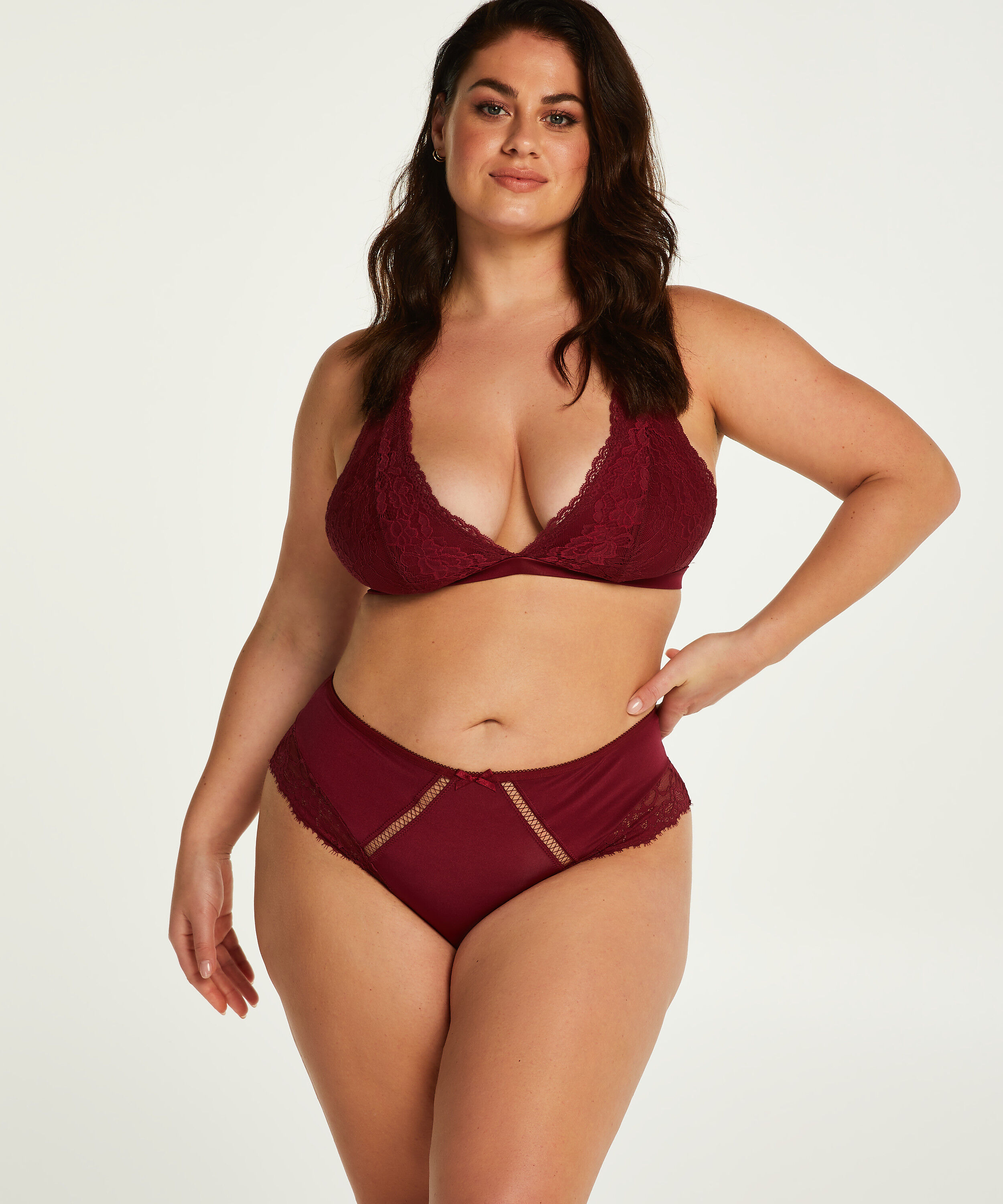 Brasileña Yvenne Curvy, Rojo