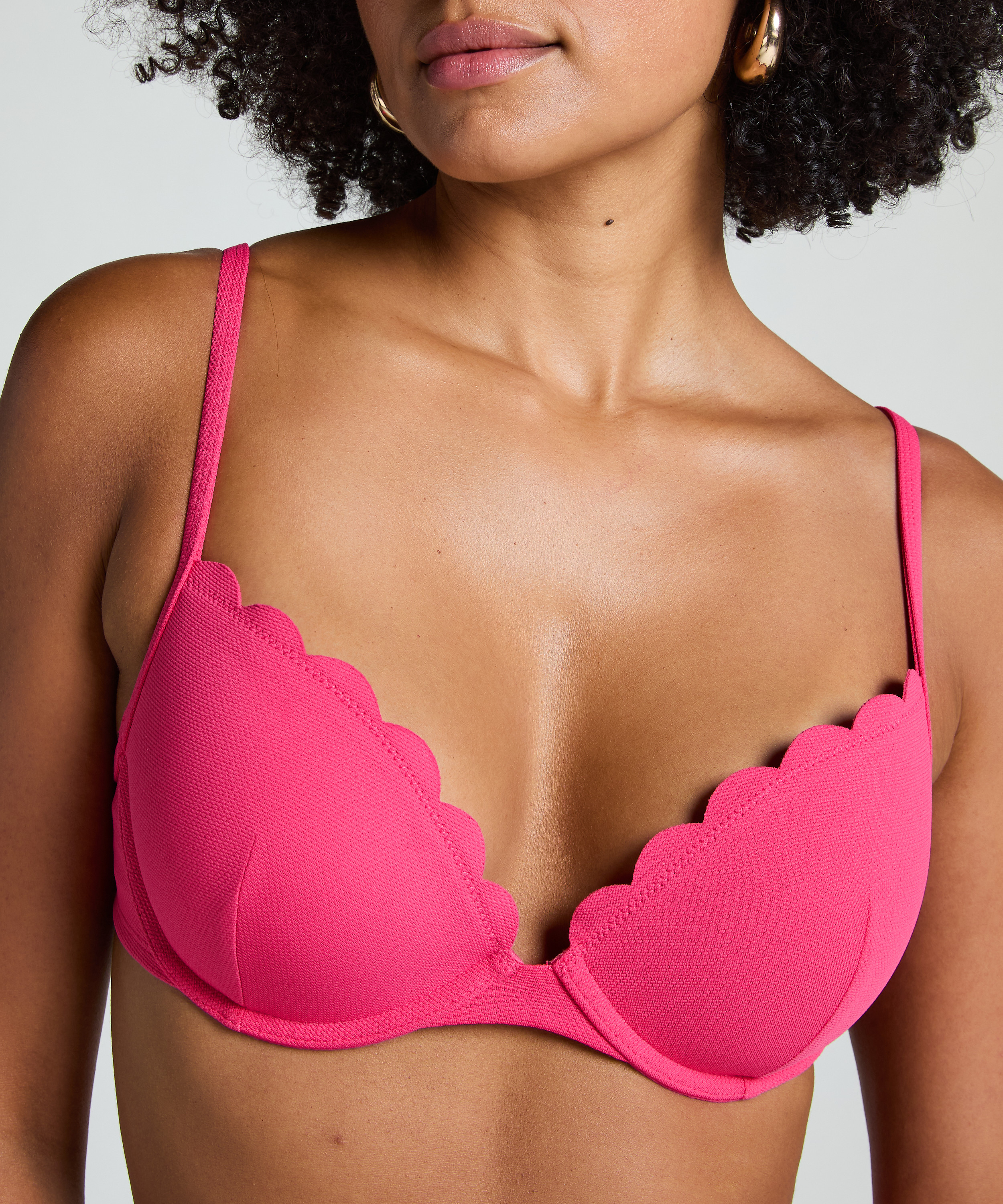 Top de bikini preformado con efecto realce Scallop Copa A - E, Rosa, main