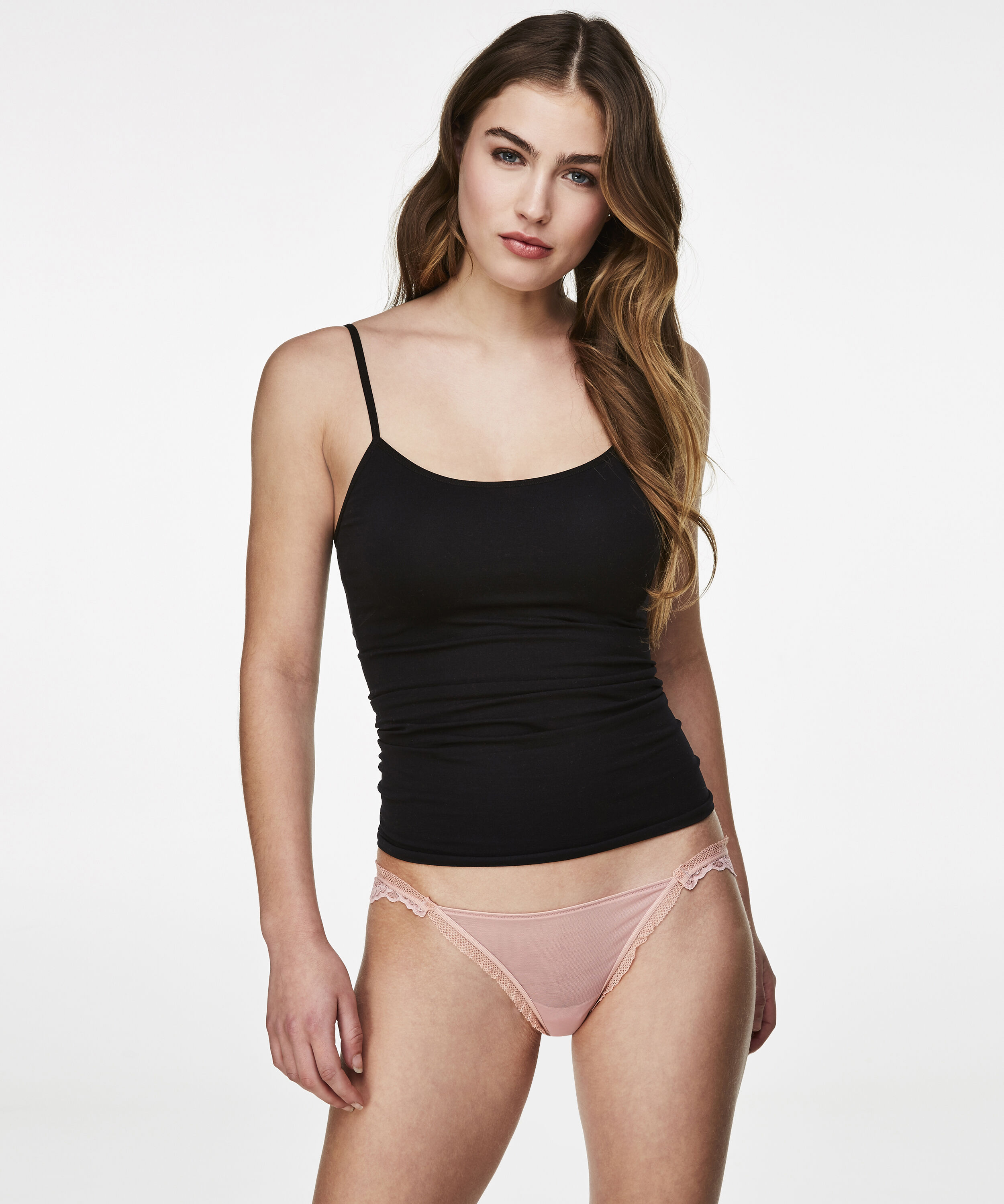 Brasileña de corte ultra bajo, Rosa