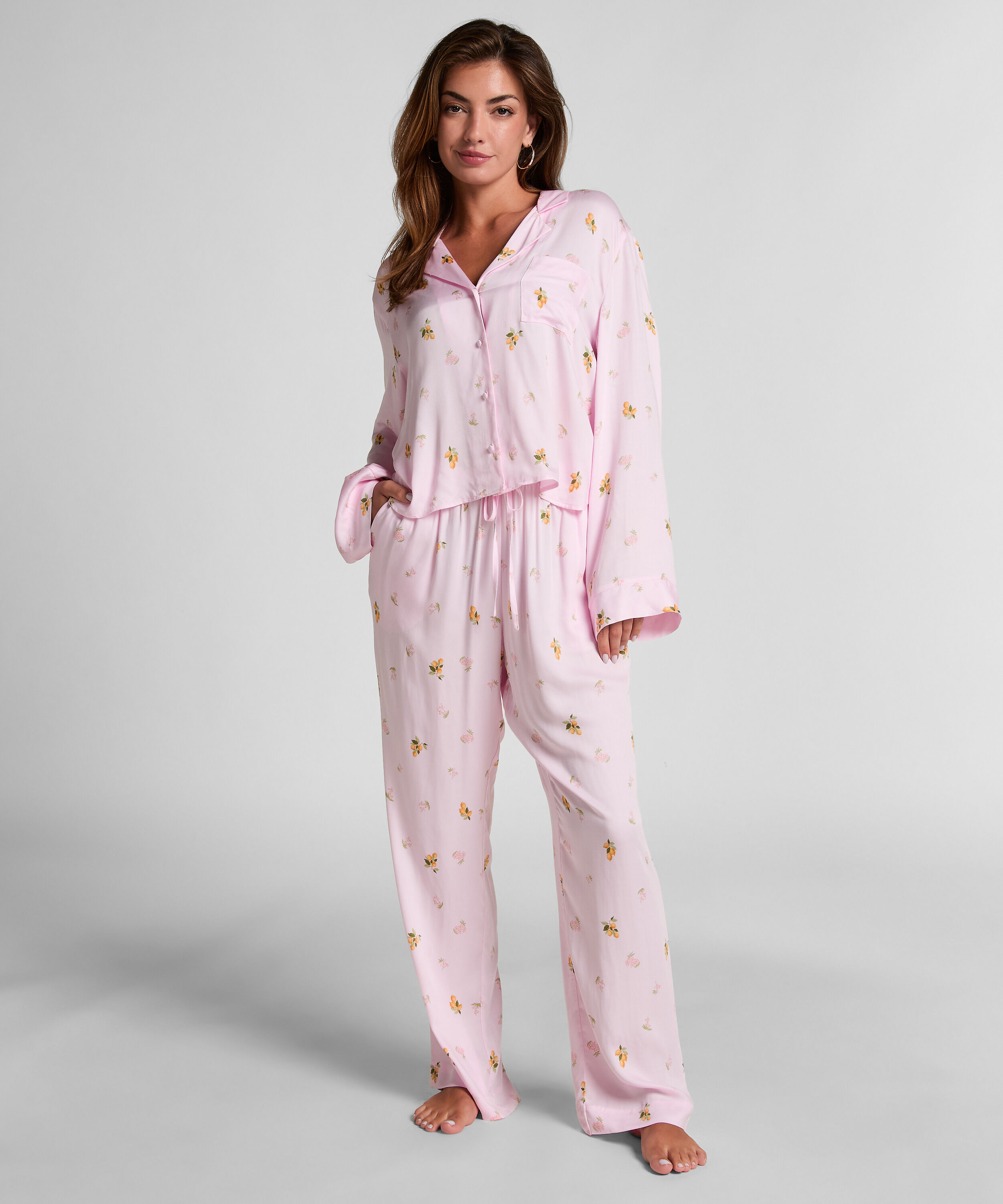 Pantalón de satén, Rosa