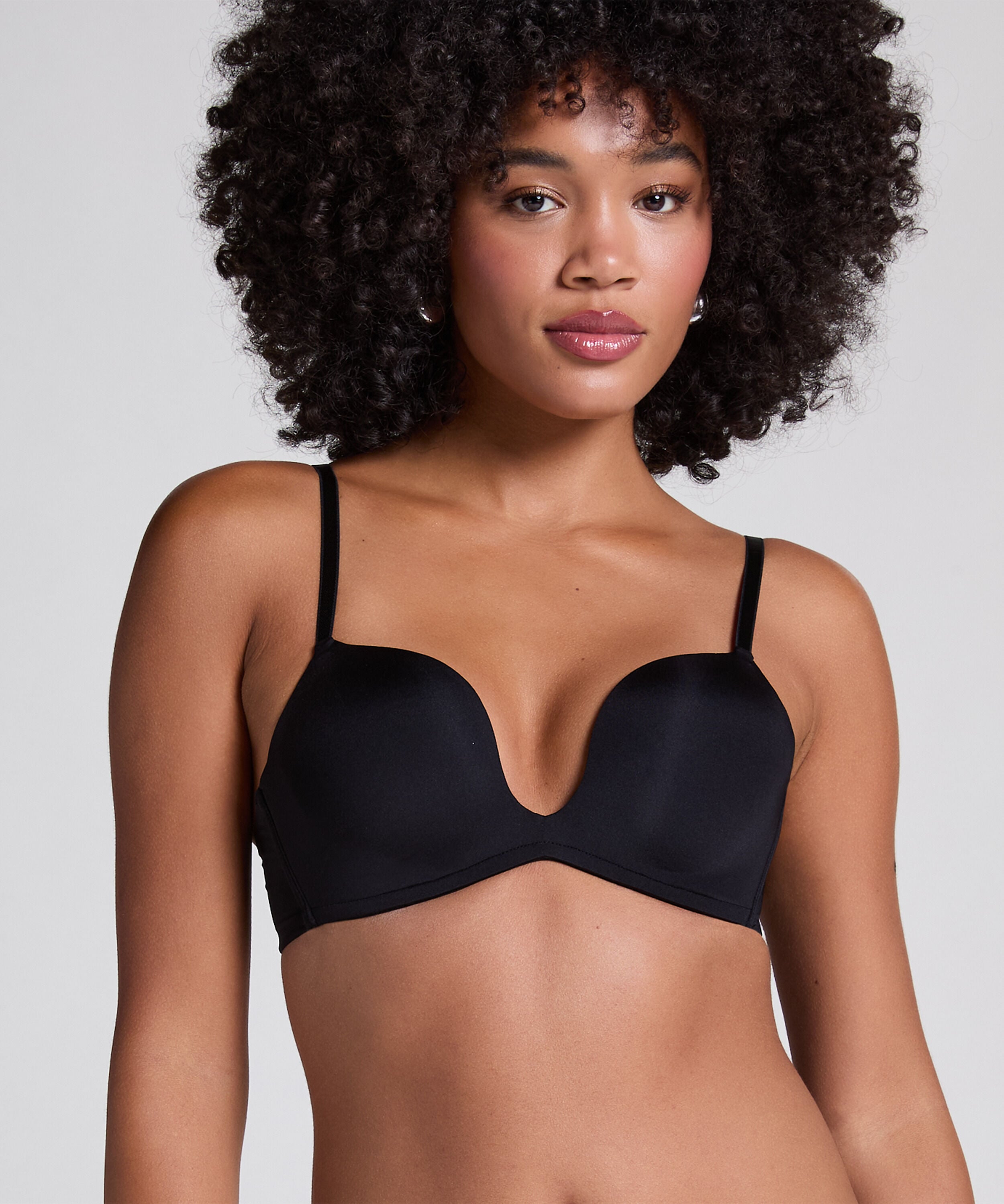 Sujetador push-up de aros preformado Deep-V, Negro Sujetador push-up de aros preformado Deep-V, Negro