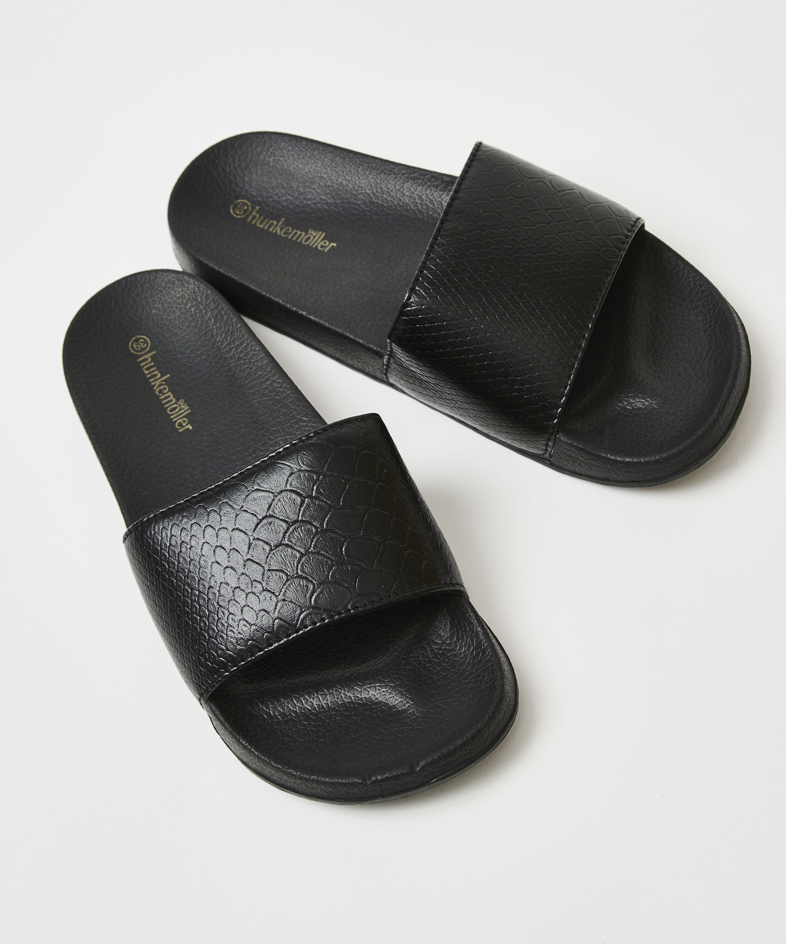 Zapatillas con estampado de serpiente, Negro