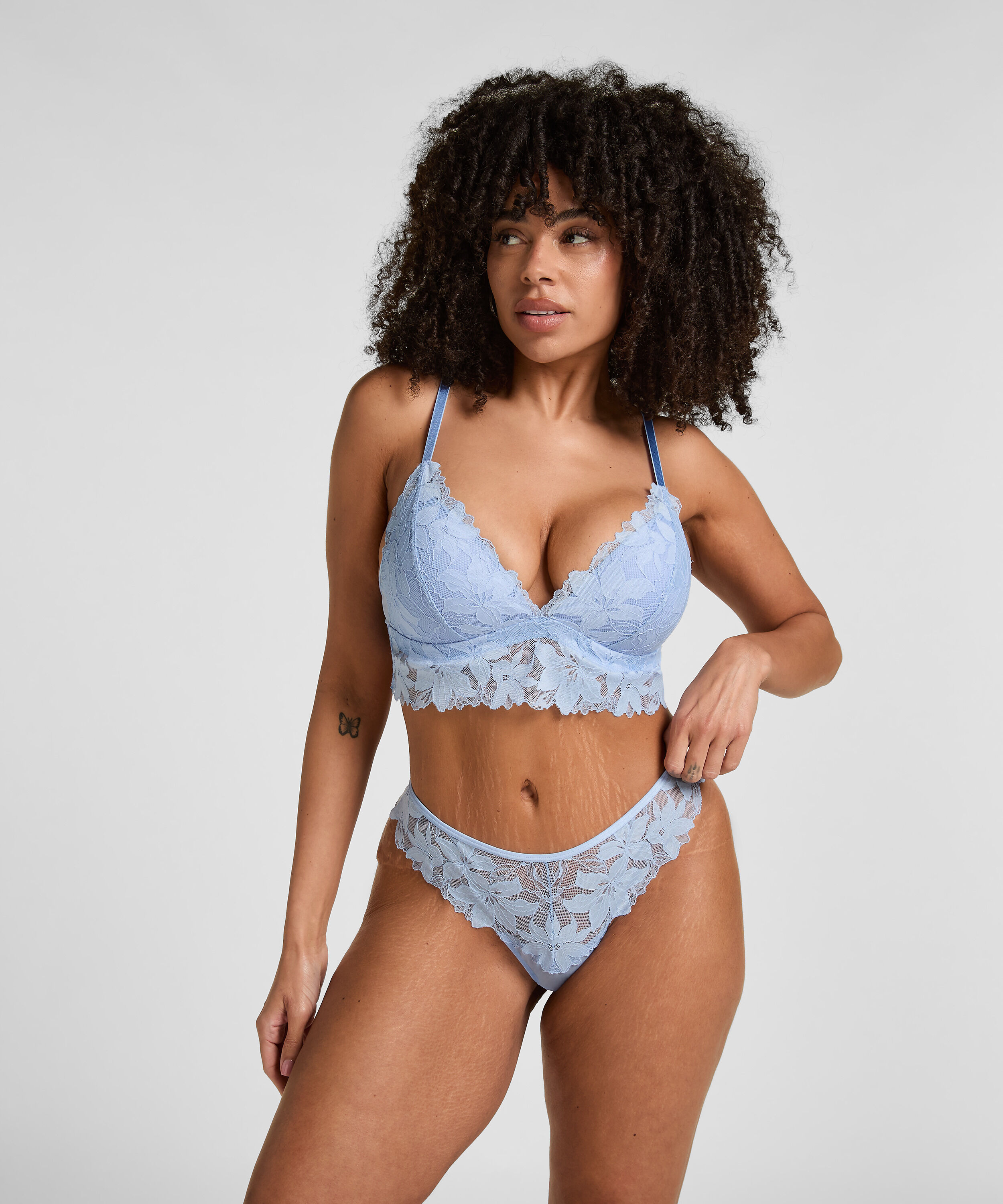 Cheekini Ingrid, Azul