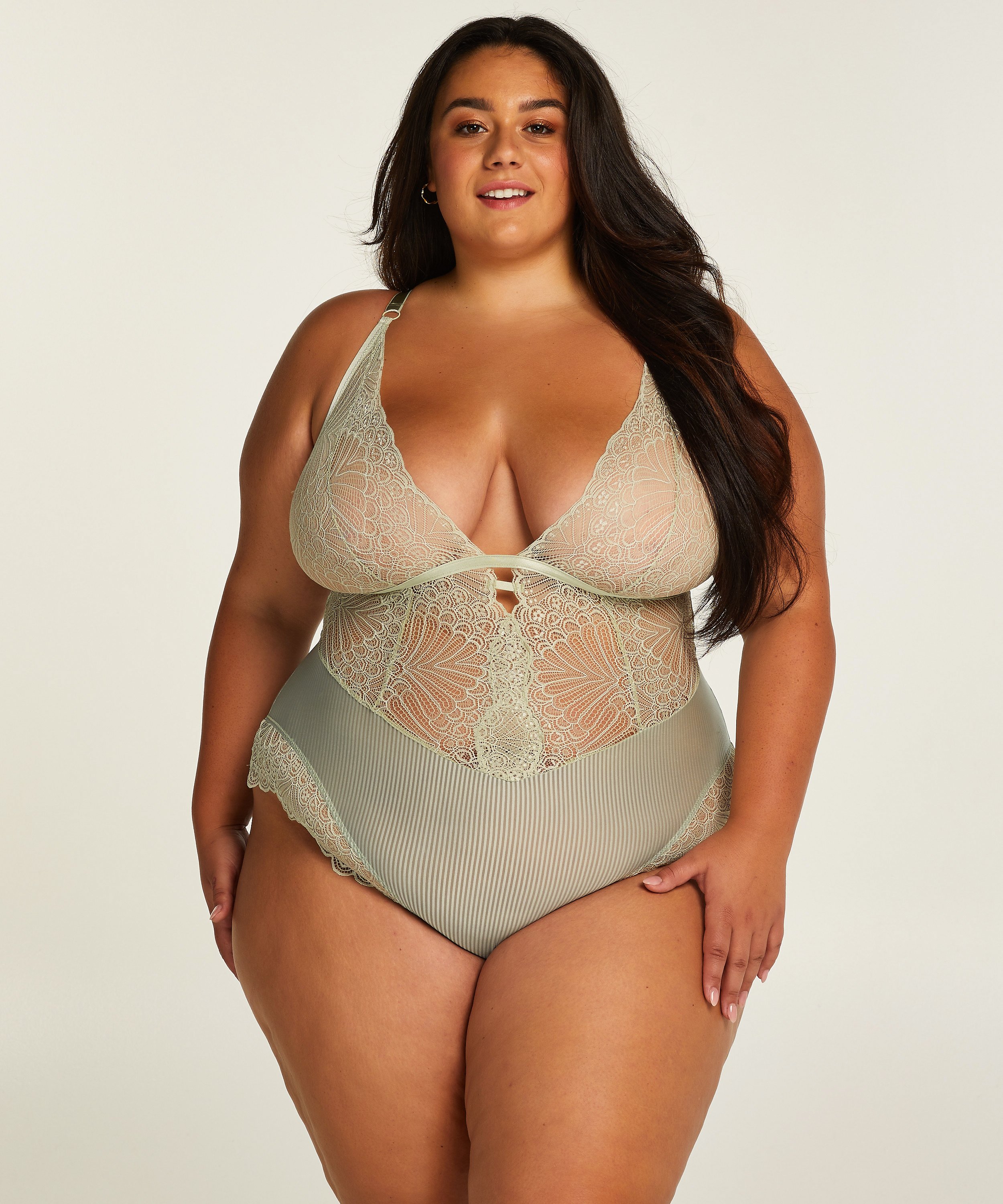 Bodi Naomi, Verde, main