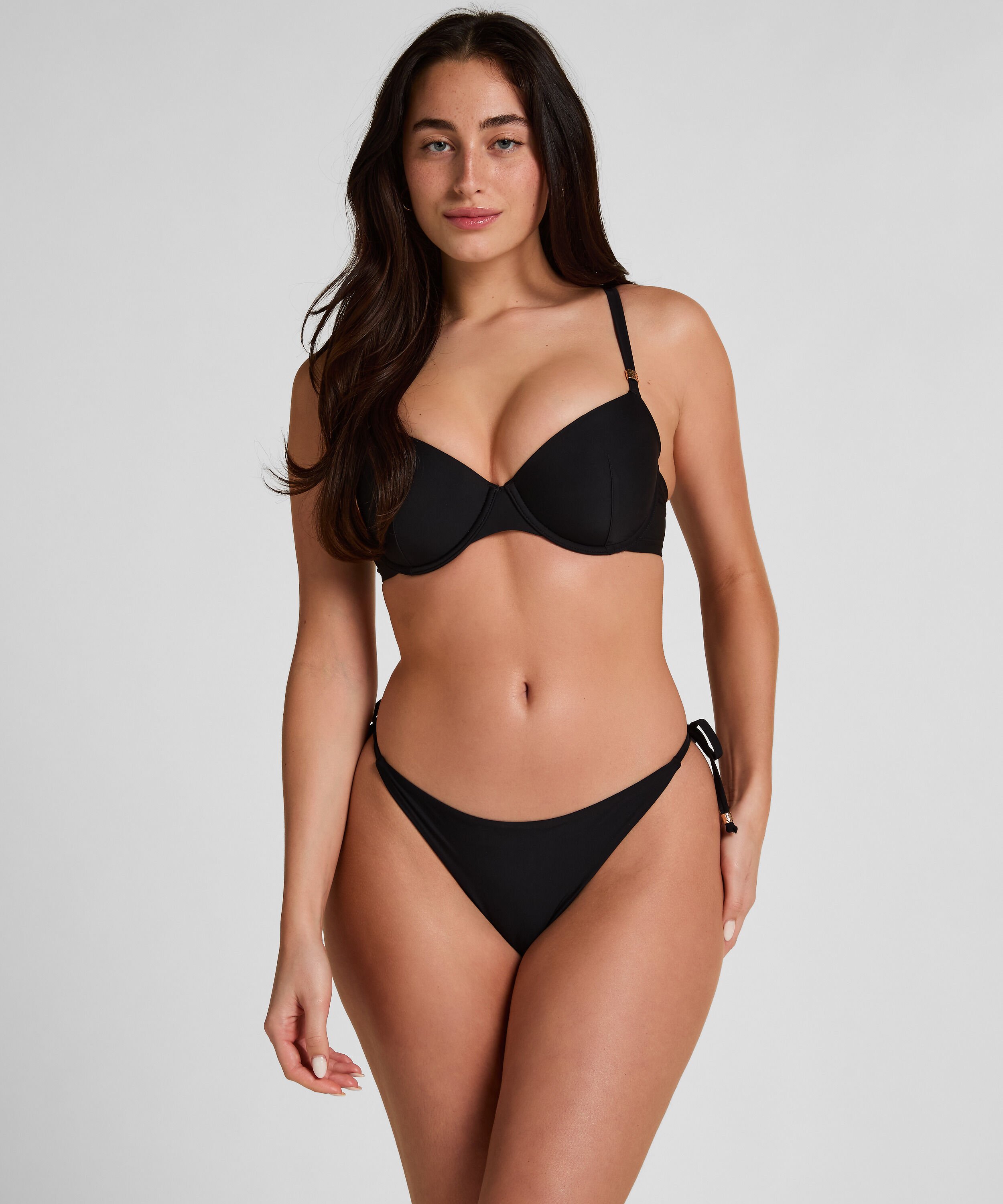Braguita de Bikini Tanga Luxe, Negro Braguita de Bikini Tanga Luxe, Negro